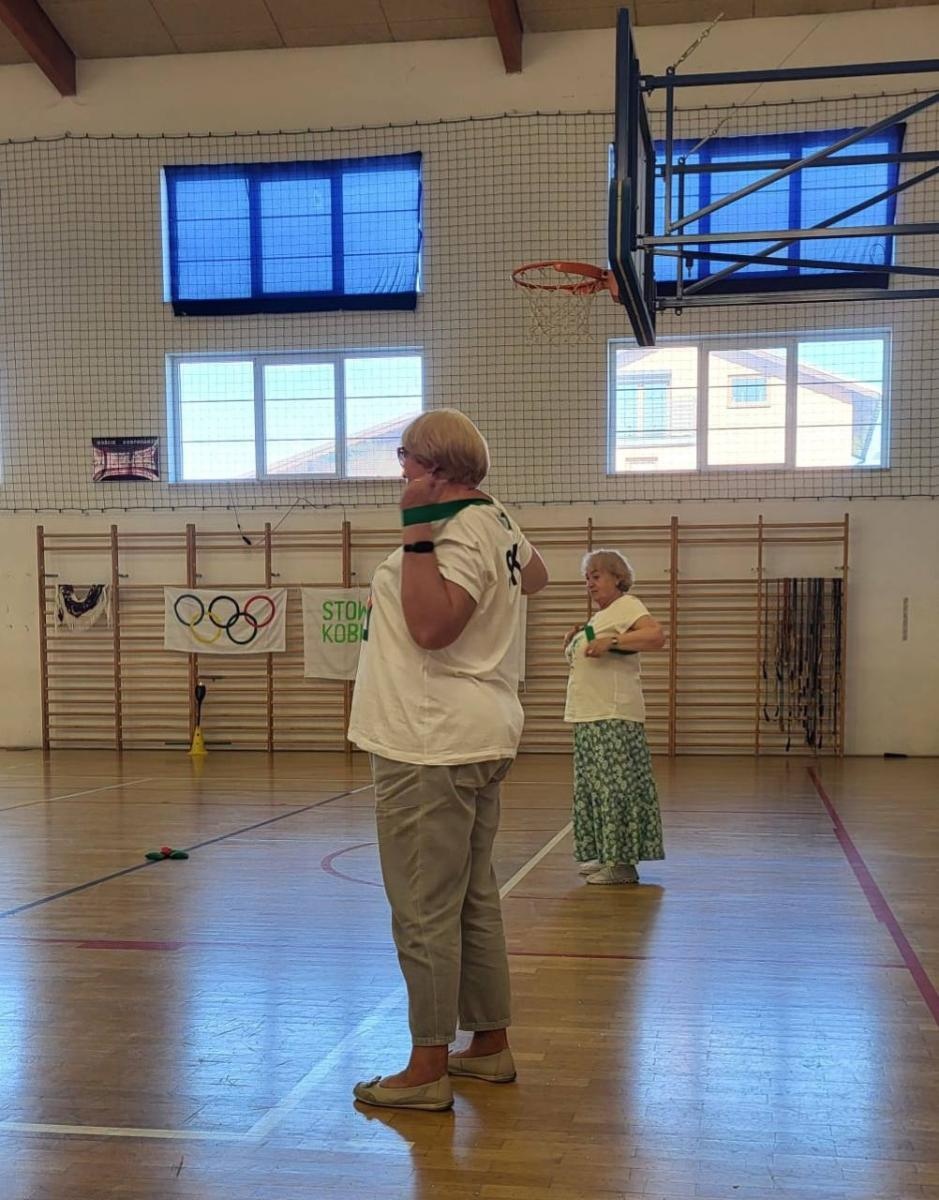 Zdjęcie w galerii na portalu naszwodzislaw.com: Senioralia w Radlinie. Symboliczne przekazanie władzy i sportowa rywalizacja seniorów wiadomości z regionu