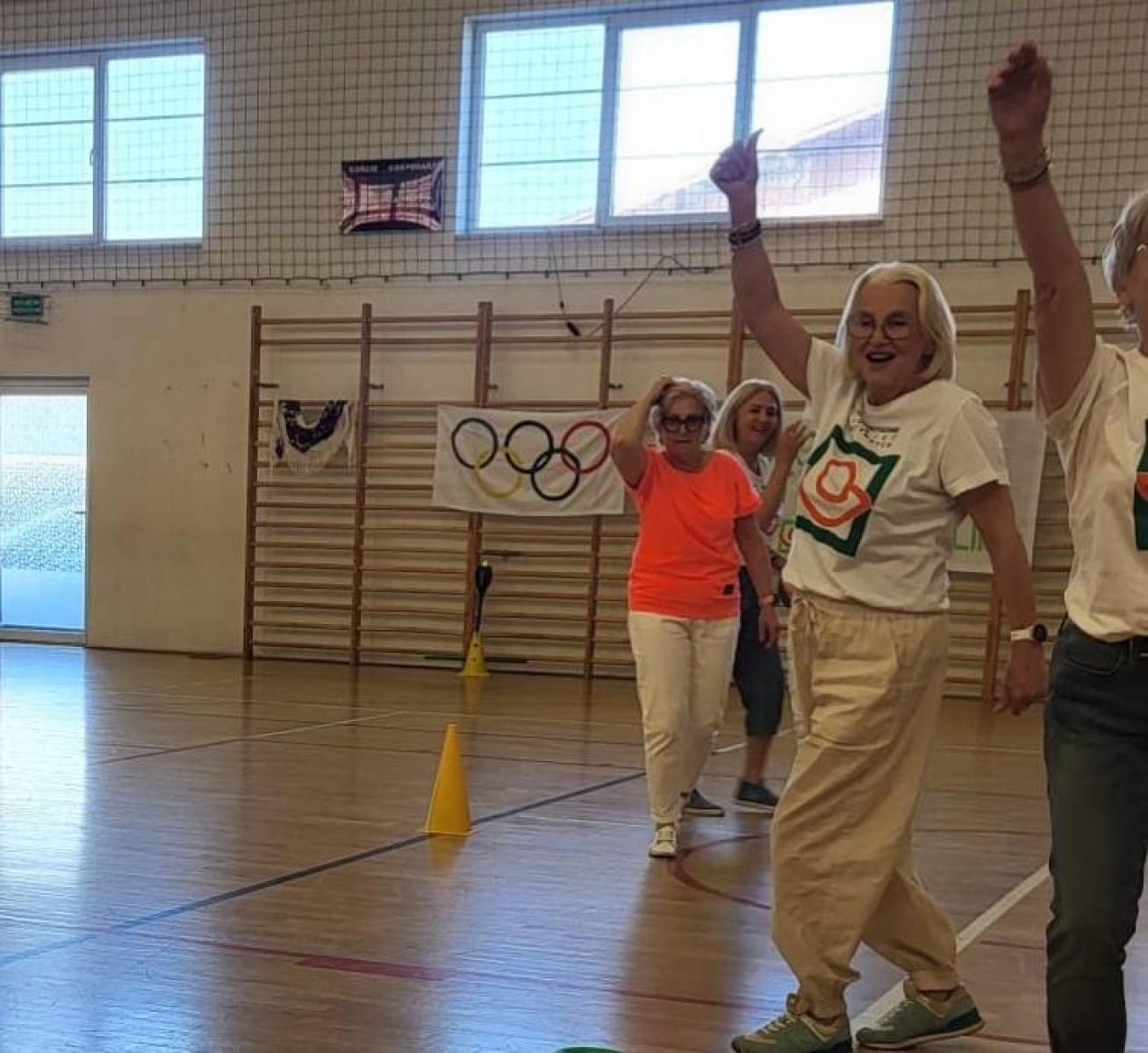 Zdjęcie w galerii na portalu naszwodzislaw.com: Senioralia w Radlinie. Symboliczne przekazanie władzy i sportowa rywalizacja seniorów wiadomości z regionu