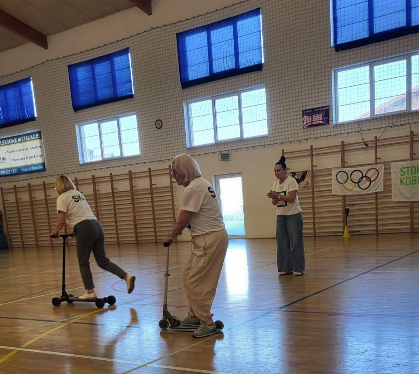Zdjęcie w galerii na portalu naszwodzislaw.com: Senioralia w Radlinie. Symboliczne przekazanie władzy i sportowa rywalizacja seniorów wiadomości z regionu