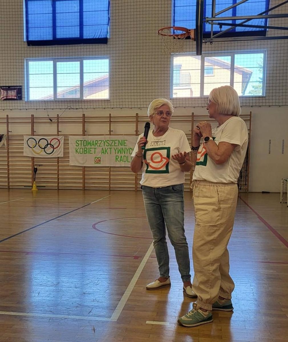 Zdjęcie w galerii na portalu naszwodzislaw.com: Senioralia w Radlinie. Symboliczne przekazanie władzy i sportowa rywalizacja seniorów wiadomości z regionu