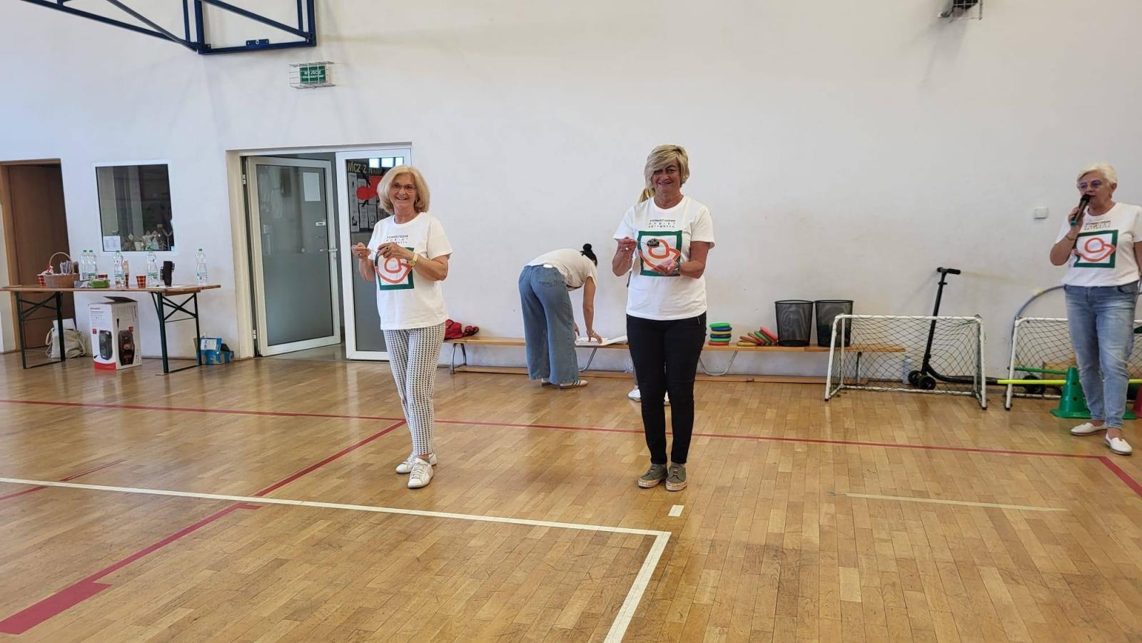 Zdjęcie w galerii na portalu naszwodzislaw.com: Senioralia w Radlinie. Symboliczne przekazanie władzy i sportowa rywalizacja seniorów wiadomości z regionu