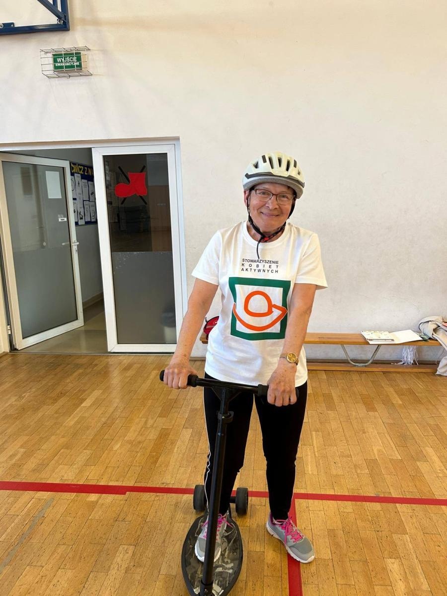Zdjęcie w galerii na portalu naszwodzislaw.com: Senioralia w Radlinie. Symboliczne przekazanie władzy i sportowa rywalizacja seniorów wiadomości z regionu