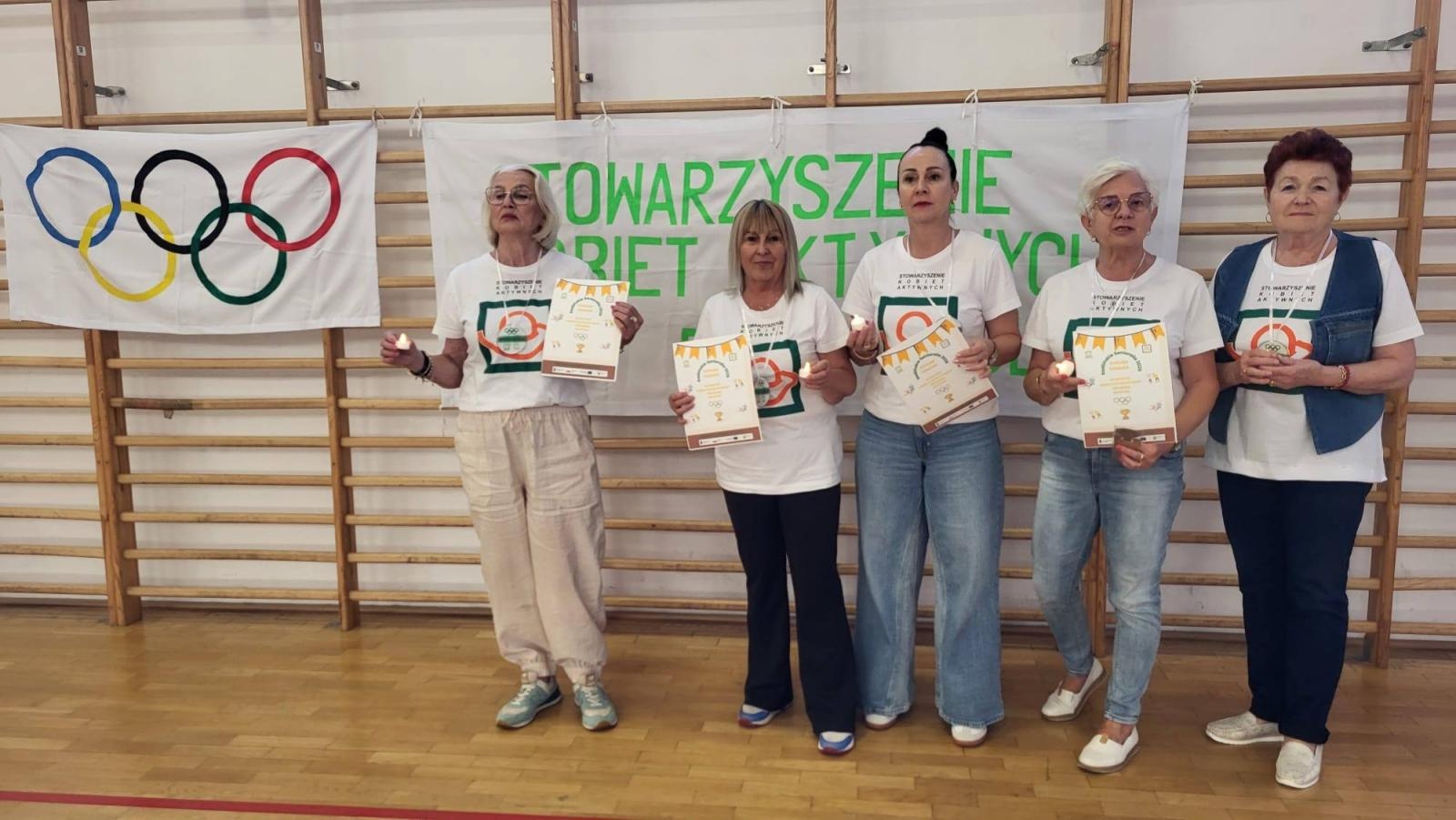 Zdjęcie w galerii na portalu naszwodzislaw.com: Senioralia w Radlinie. Symboliczne przekazanie władzy i sportowa rywalizacja seniorów wiadomości z regionu
