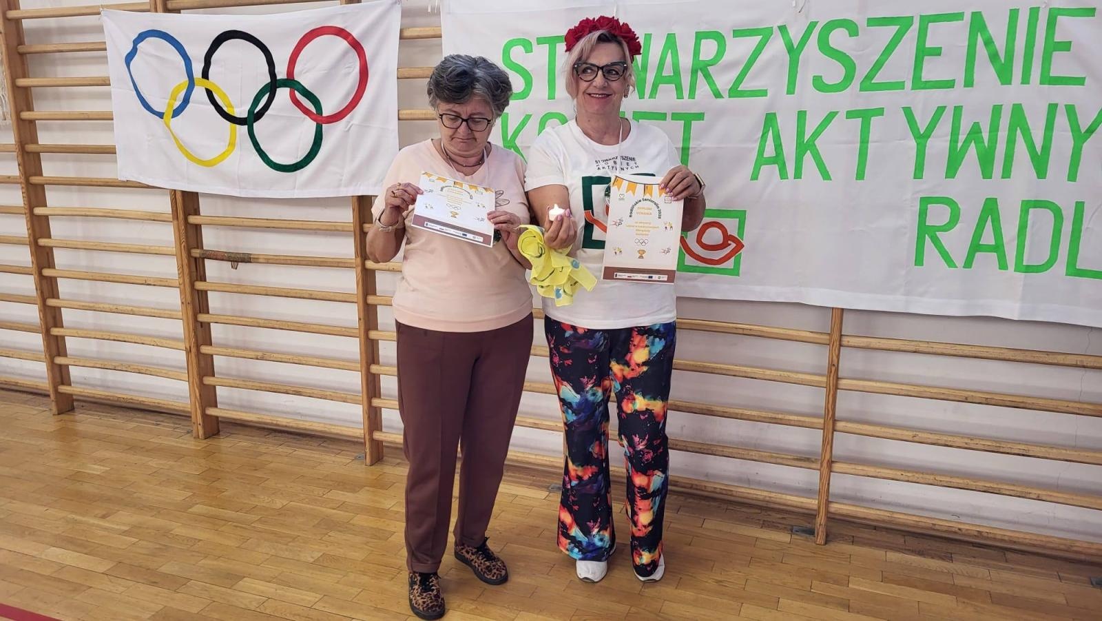 Zdjęcie w galerii na portalu naszwodzislaw.com: Senioralia w Radlinie. Symboliczne przekazanie władzy i sportowa rywalizacja seniorów wiadomości z regionu