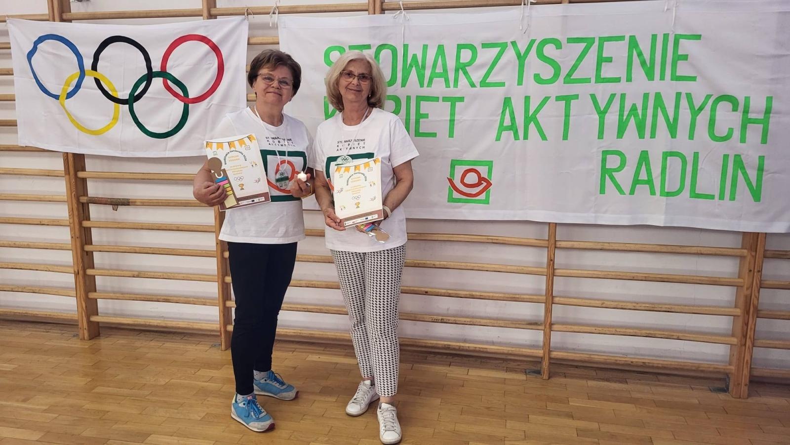Zdjęcie w galerii na portalu naszwodzislaw.com: Senioralia w Radlinie. Symboliczne przekazanie władzy i sportowa rywalizacja seniorów wiadomości z regionu