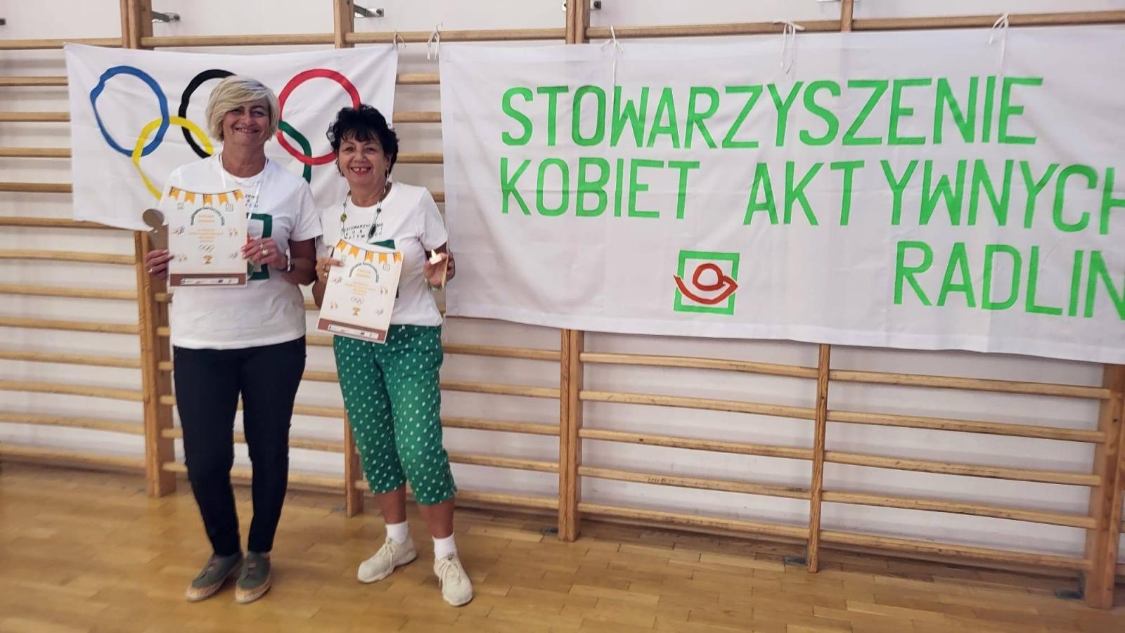 Zdjęcie w galerii na portalu naszwodzislaw.com: Senioralia w Radlinie. Symboliczne przekazanie władzy i sportowa rywalizacja seniorów wiadomości z regionu