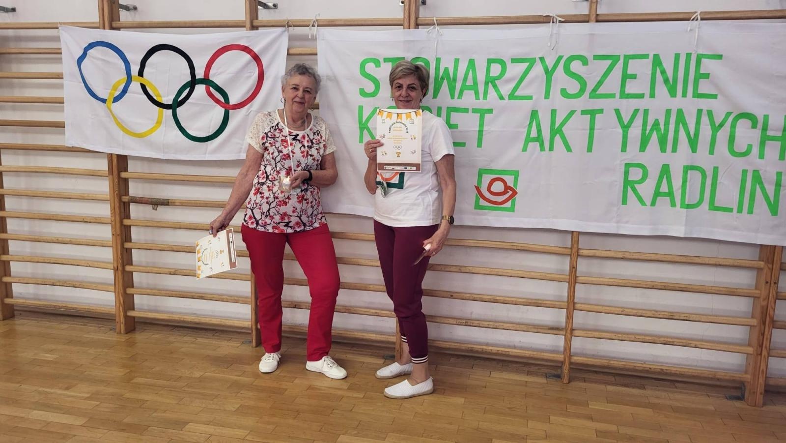 Zdjęcie w galerii na portalu naszwodzislaw.com: Senioralia w Radlinie. Symboliczne przekazanie władzy i sportowa rywalizacja seniorów wiadomości z regionu