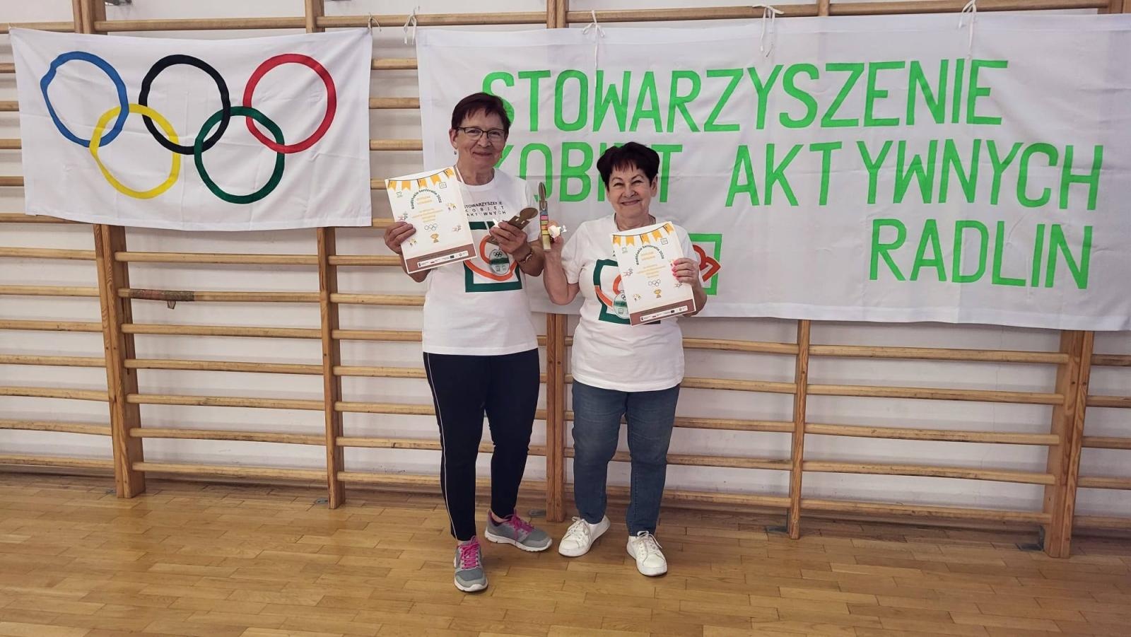 Zdjęcie w galerii na portalu naszwodzislaw.com: Senioralia w Radlinie. Symboliczne przekazanie władzy i sportowa rywalizacja seniorów wiadomości z regionu