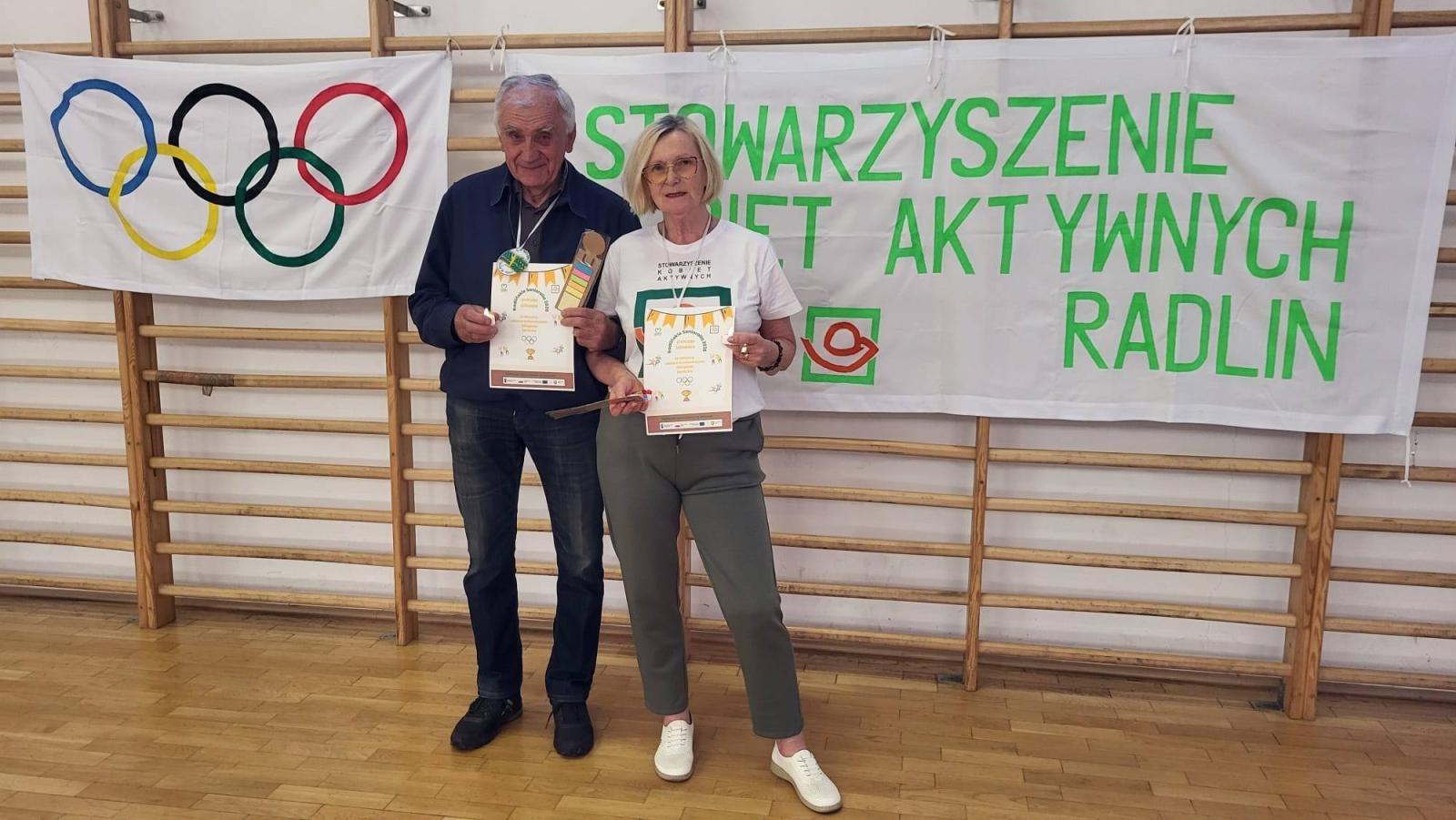 Zdjęcie w galerii na portalu naszwodzislaw.com: Senioralia w Radlinie. Symboliczne przekazanie władzy i sportowa rywalizacja seniorów wiadomości z regionu