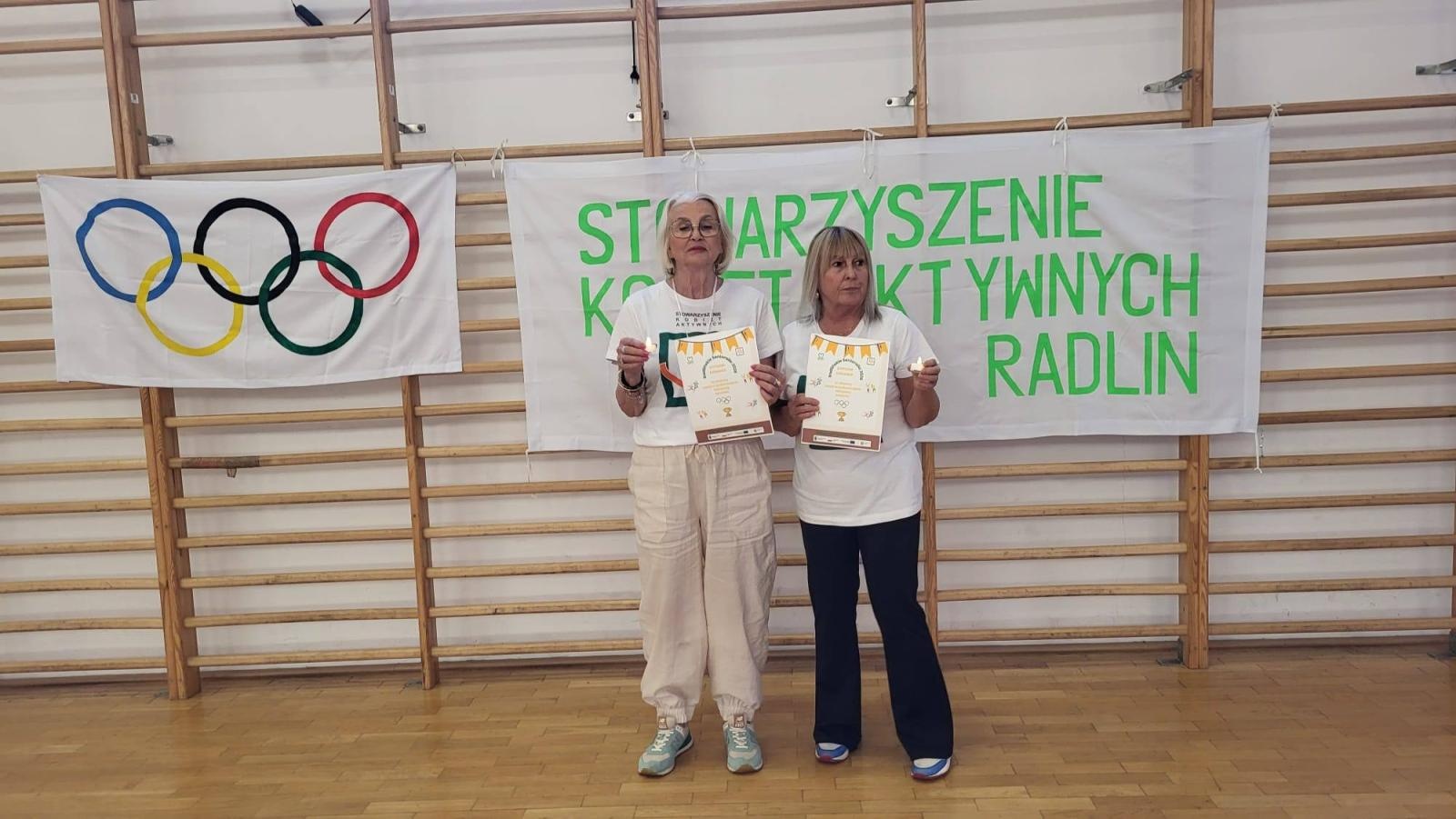 Zdjęcie w galerii na portalu naszwodzislaw.com: Senioralia w Radlinie. Symboliczne przekazanie władzy i sportowa rywalizacja seniorów wiadomości z regionu
