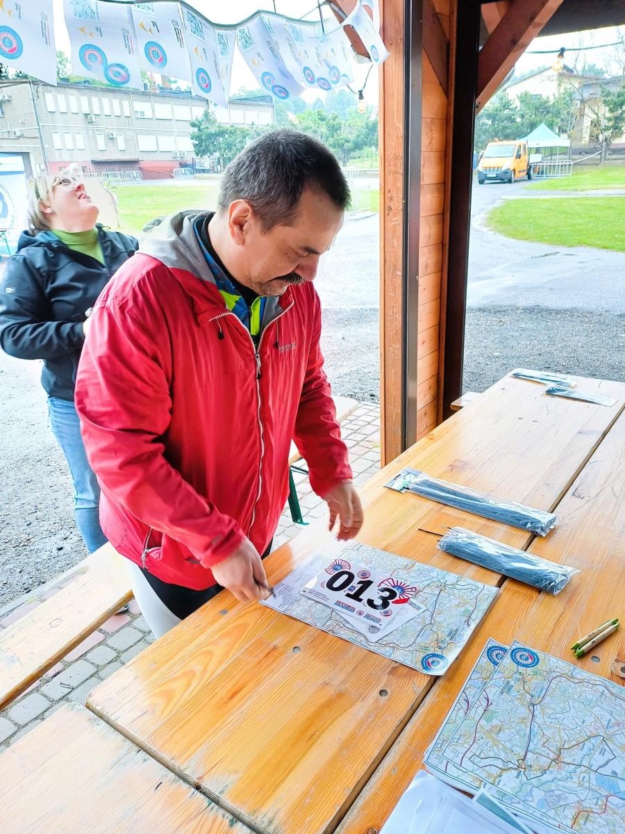 Zdjęcie w galerii na portalu naszwodzislaw.com: Mokra, chłodna, ale wyjątkowa. Festiwal Żelaznego Szlaku Rowerowego przyciągnął tłumy wiadomości z regionu