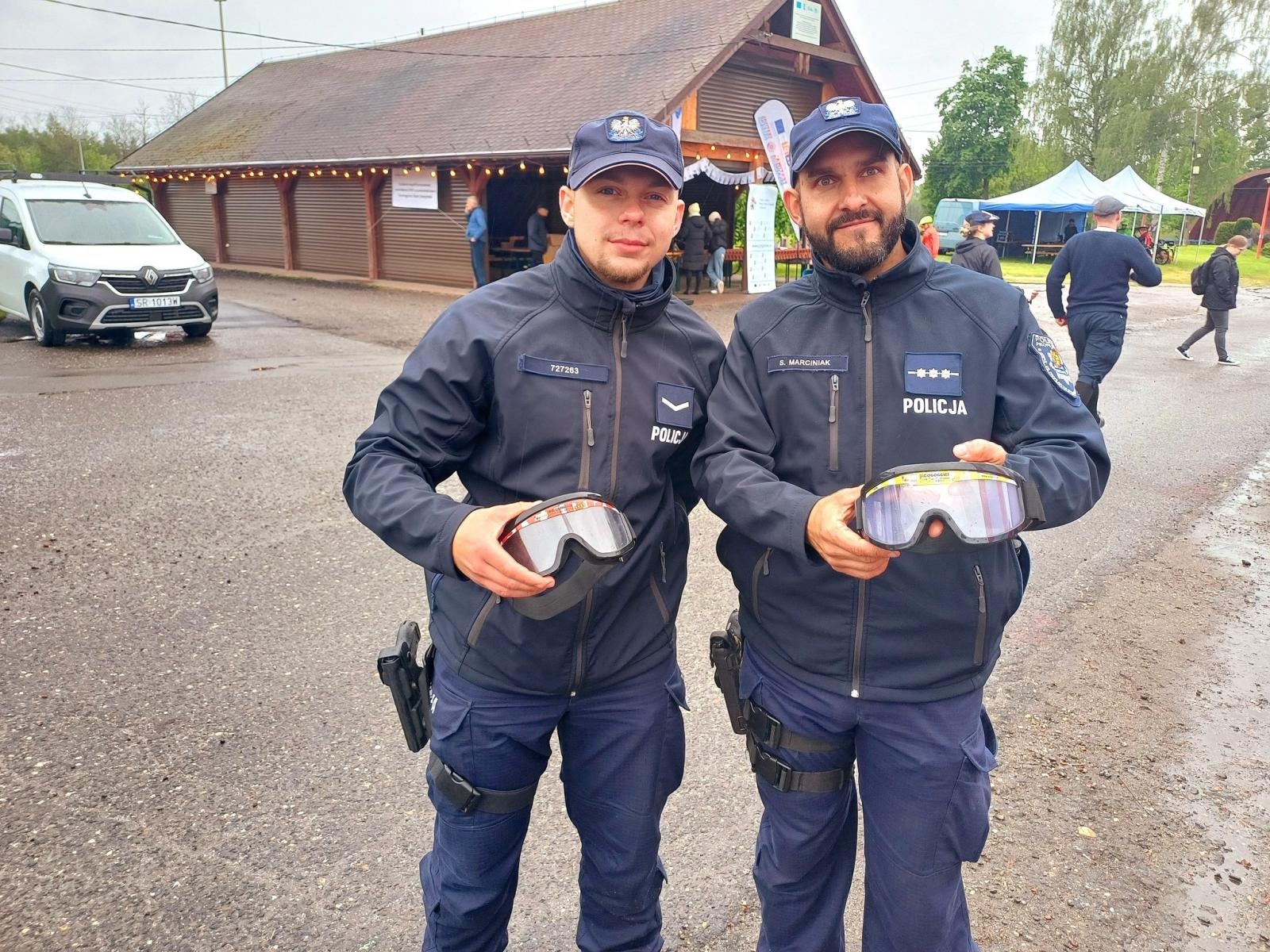 Zdjęcie w galerii na portalu naszwodzislaw.com: Mokra, chłodna, ale wyjątkowa. Festiwal Żelaznego Szlaku Rowerowego przyciągnął tłumy wiadomości z regionu