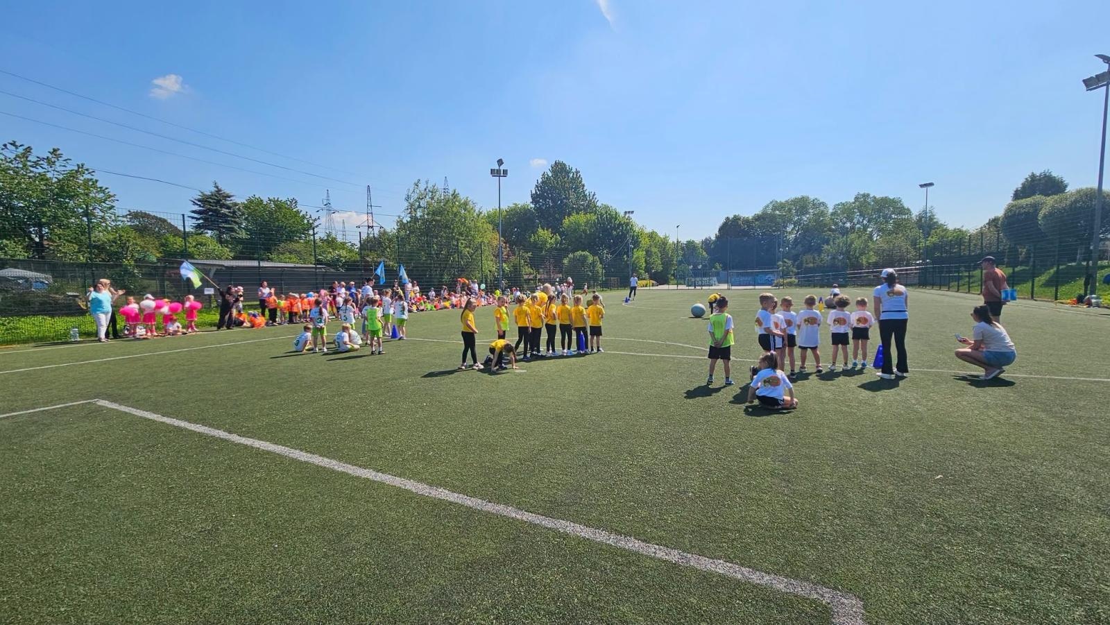 Zdjęcie w galerii na portalu naszwodzislaw.com: Radość, ruch i fair play. Udany Turniej Przedszkolaków w Radlinie wiadomości z regionu