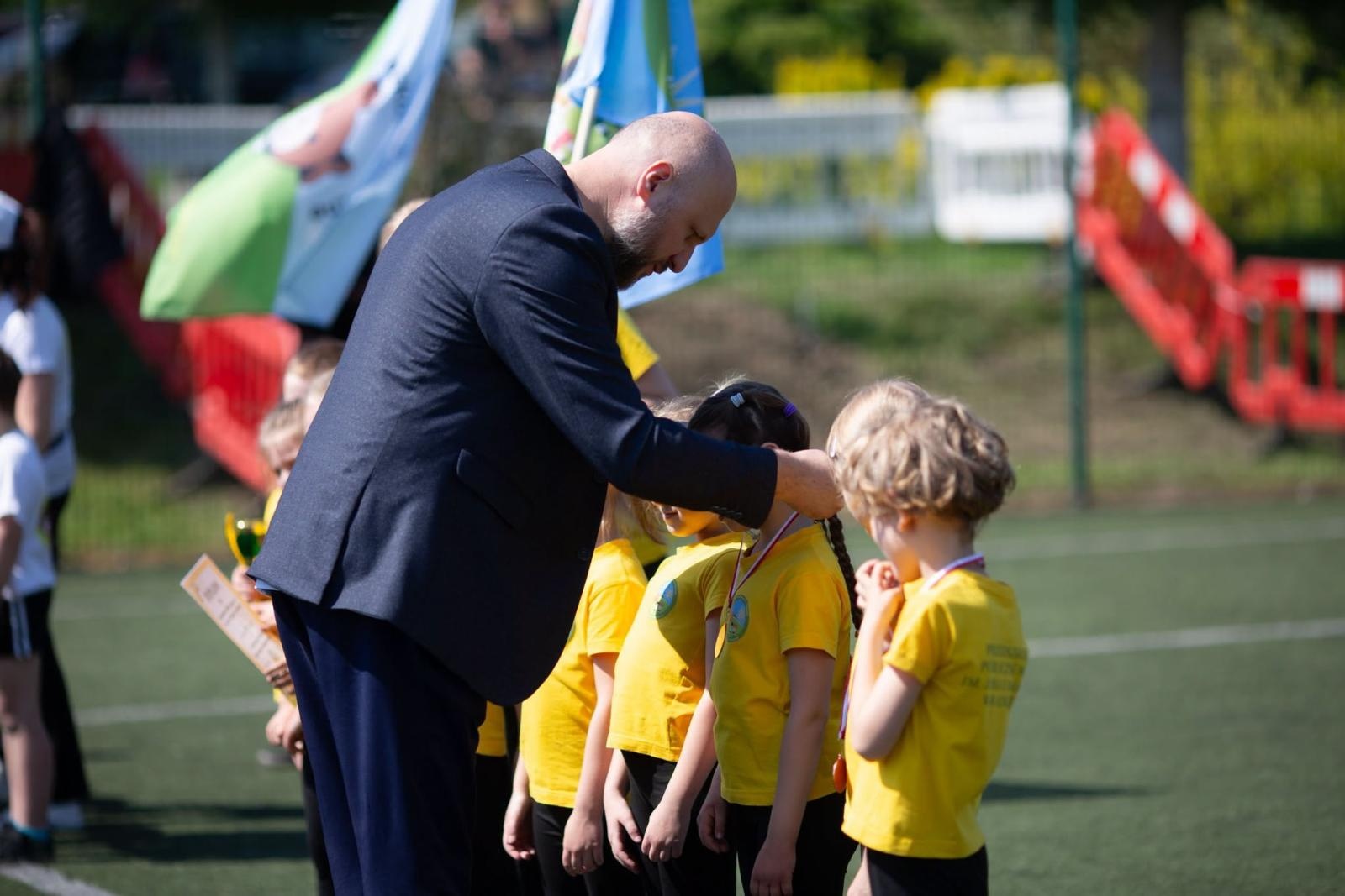 Zdjęcie w galerii na portalu naszwodzislaw.com: Radość, ruch i fair play. Udany Turniej Przedszkolaków w Radlinie wiadomości z regionu