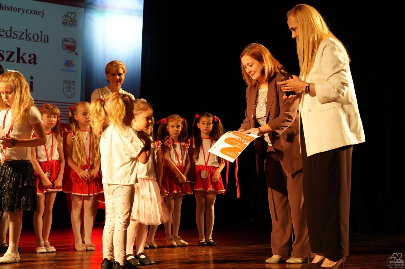 Zdjęcie w galerii na portalu naszwodzislaw.com: Młode głosy, wielkie emocje. Gala finałowa konkursu wokalnego za nami [FOTO] wiadomości z regionu