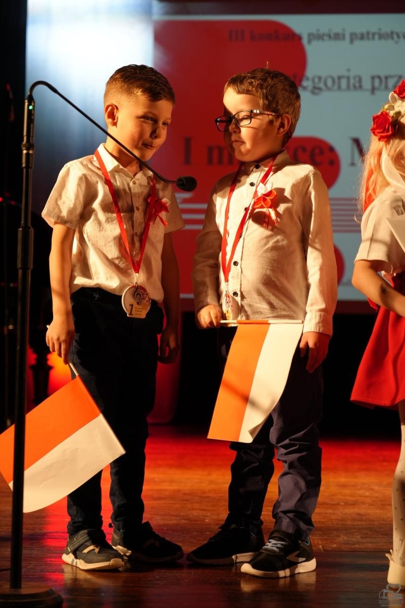 Zdjęcie w galerii na portalu naszwodzislaw.com: Młode głosy, wielkie emocje. Gala finałowa konkursu wokalnego za nami [FOTO] wiadomości z regionu