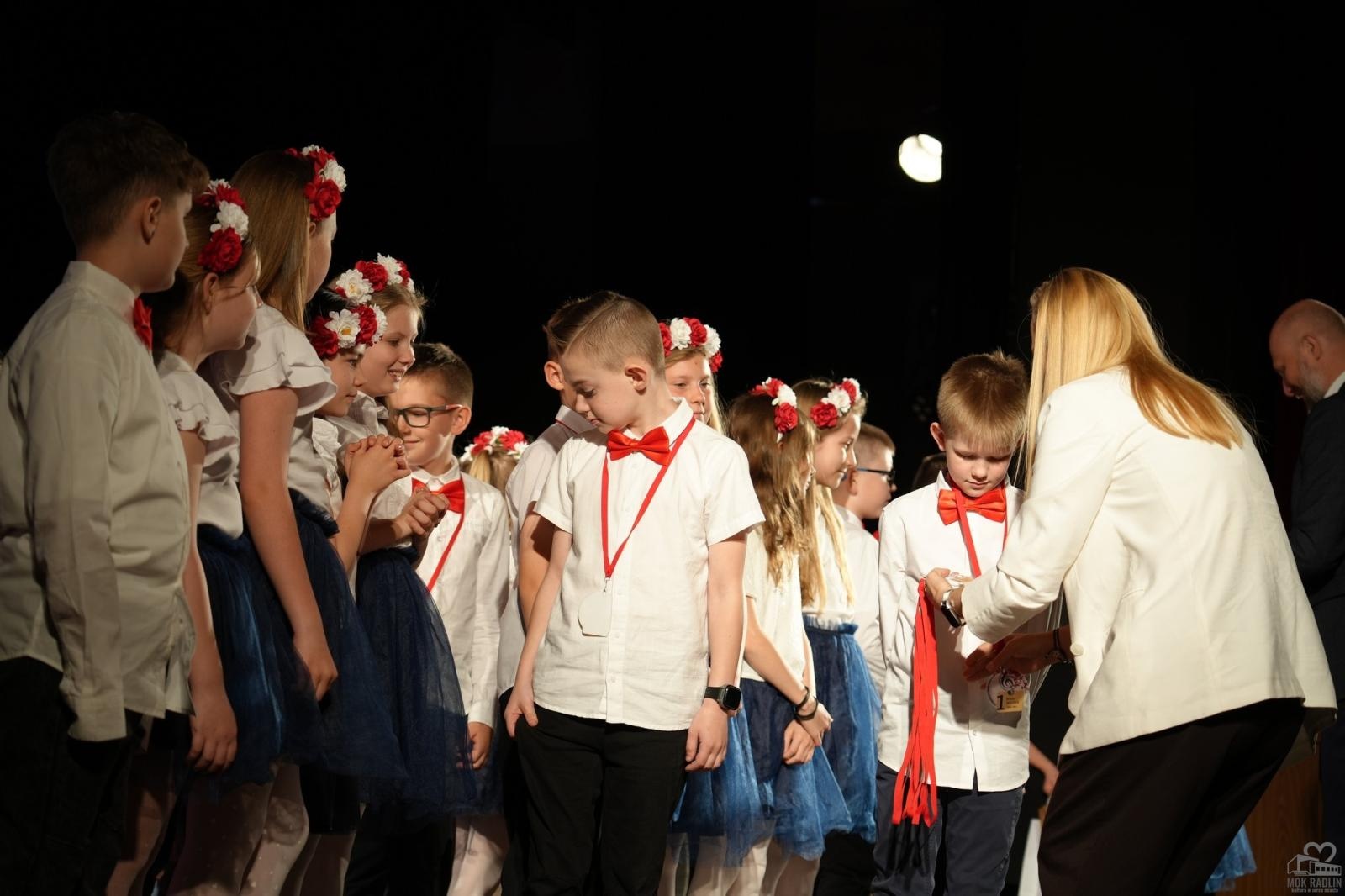 Zdjęcie w galerii na portalu naszwodzislaw.com: Młode głosy, wielkie emocje. Gala finałowa konkursu wokalnego za nami [FOTO] wiadomości z regionu