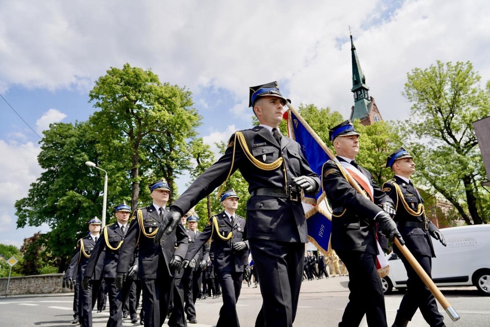 Zdjęcie w galerii na portalu naszwodzislaw.com: Powiatowe Obchody Dnia Strażaka w Rydułtowach. Uroczystości, awanse i podziękowania [FOTO] wiadomości z regionu