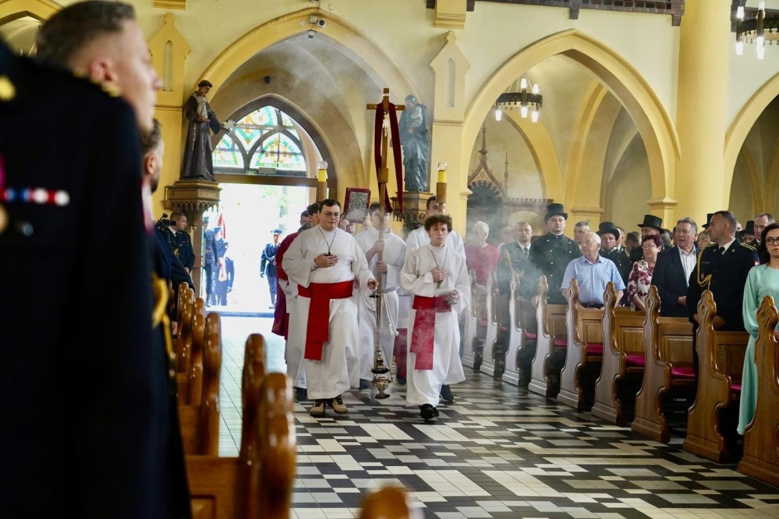 Zdjęcie w galerii na portalu naszwodzislaw.com: Powiatowe Obchody Dnia Strażaka w Rydułtowach. Uroczystości, awanse i podziękowania [FOTO] wiadomości z regionu
