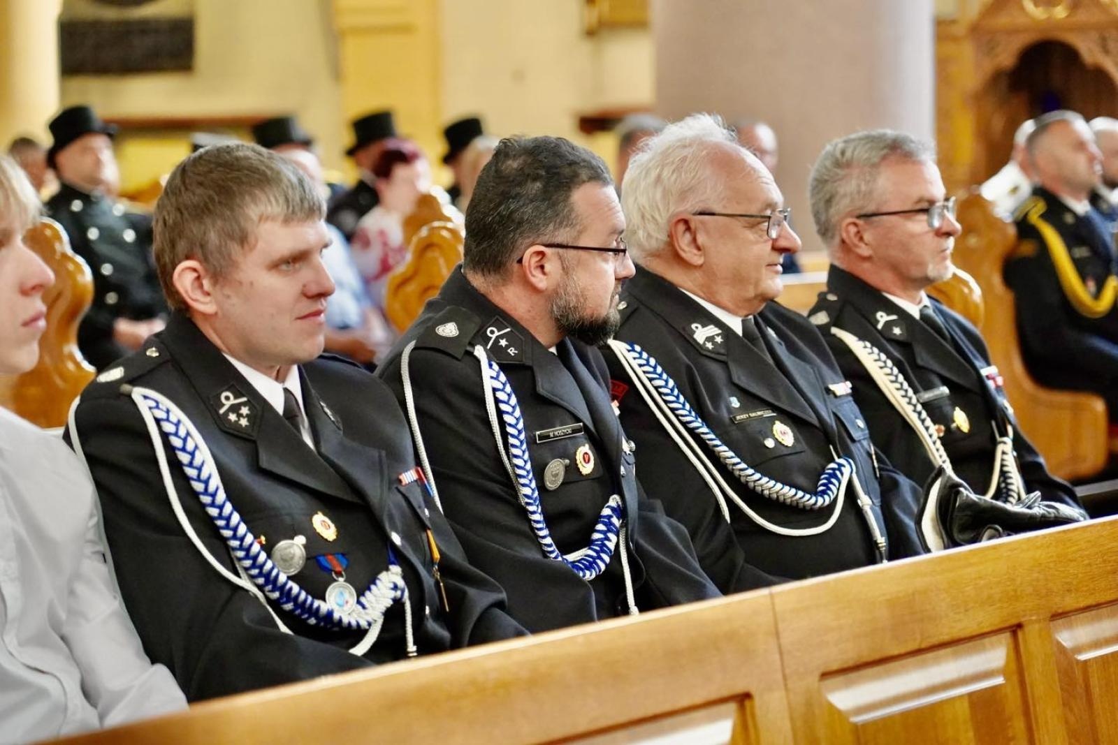 Zdjęcie w galerii na portalu naszwodzislaw.com: Powiatowe Obchody Dnia Strażaka w Rydułtowach. Uroczystości, awanse i podziękowania [FOTO] wiadomości z regionu