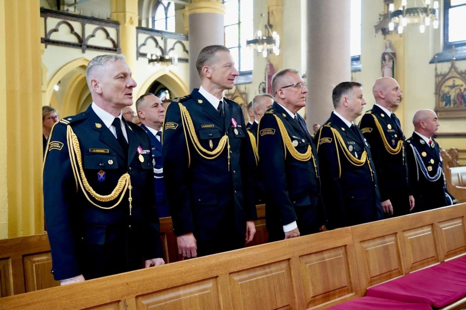 Zdjęcie w galerii na portalu naszwodzislaw.com: Powiatowe Obchody Dnia Strażaka w Rydułtowach. Uroczystości, awanse i podziękowania [FOTO] wiadomości z regionu