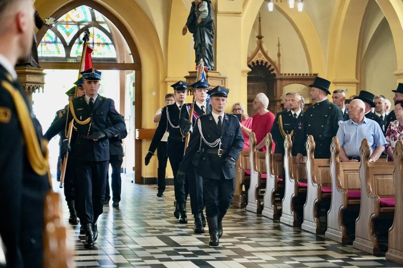 Zdjęcie w galerii na portalu naszwodzislaw.com: Powiatowe Obchody Dnia Strażaka w Rydułtowach. Uroczystości, awanse i podziękowania [FOTO] wiadomości z regionu