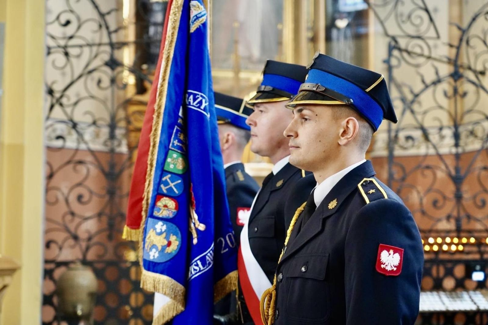 Zdjęcie w galerii na portalu naszwodzislaw.com: Powiatowe Obchody Dnia Strażaka w Rydułtowach. Uroczystości, awanse i podziękowania [FOTO] wiadomości z regionu