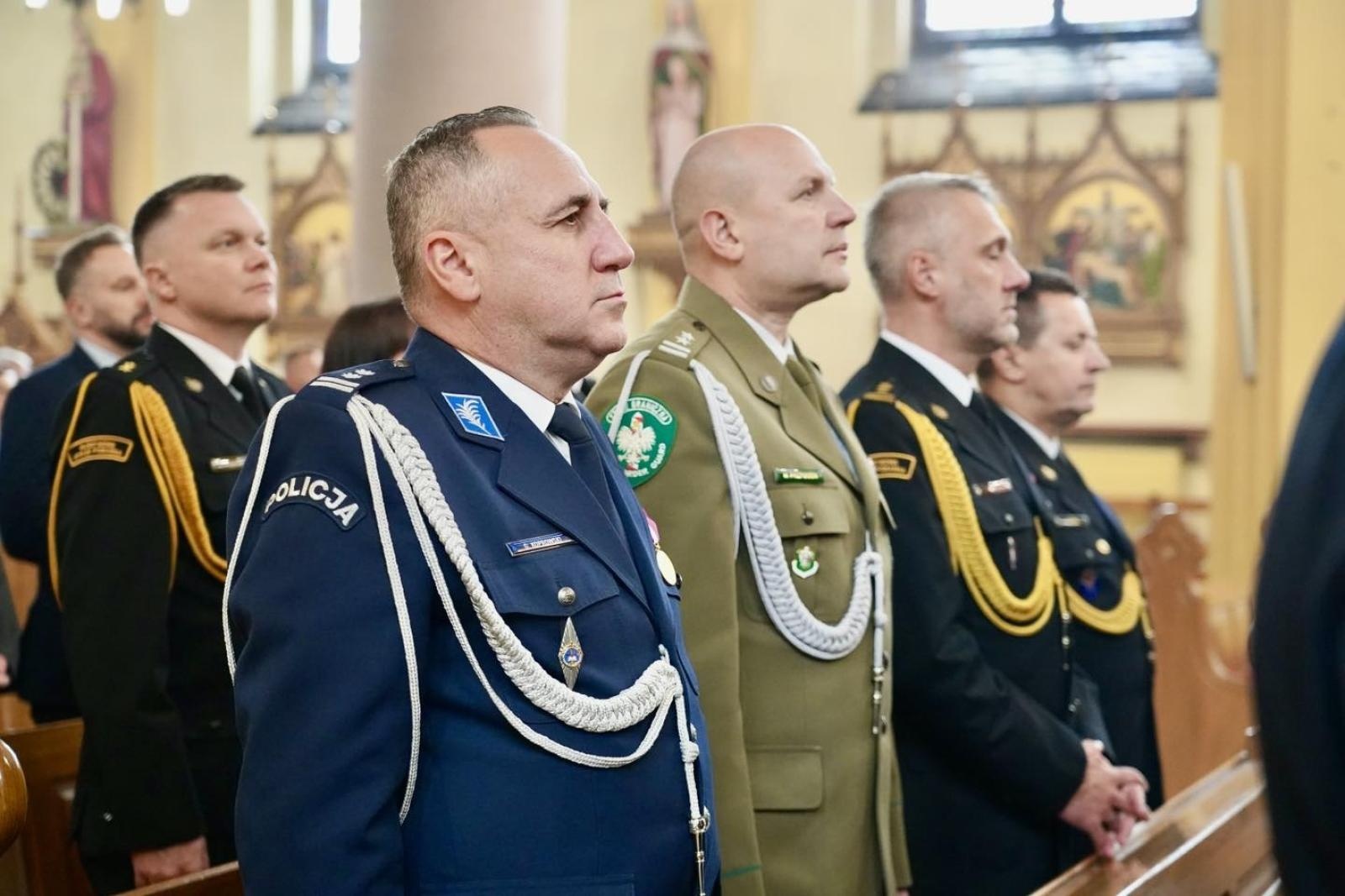 Zdjęcie w galerii na portalu naszwodzislaw.com: Powiatowe Obchody Dnia Strażaka w Rydułtowach. Uroczystości, awanse i podziękowania [FOTO] wiadomości z regionu