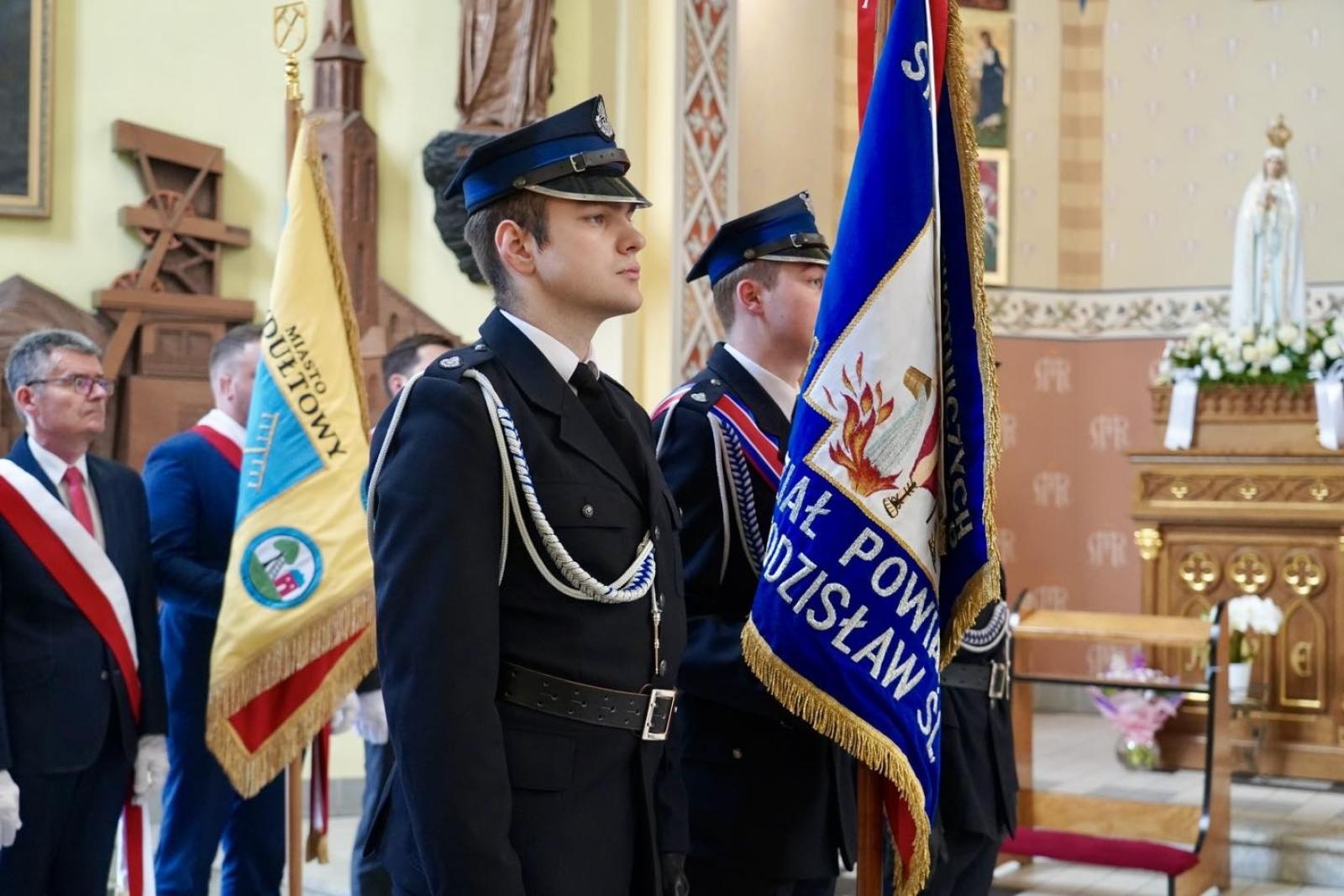 Zdjęcie w galerii na portalu naszwodzislaw.com: Powiatowe Obchody Dnia Strażaka w Rydułtowach. Uroczystości, awanse i podziękowania [FOTO] wiadomości z regionu