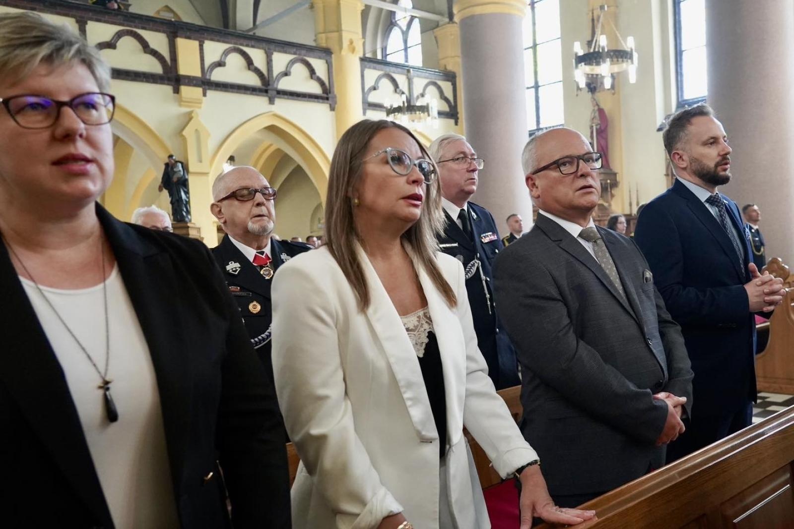 Zdjęcie w galerii na portalu naszwodzislaw.com: Powiatowe Obchody Dnia Strażaka w Rydułtowach. Uroczystości, awanse i podziękowania [FOTO] wiadomości z regionu