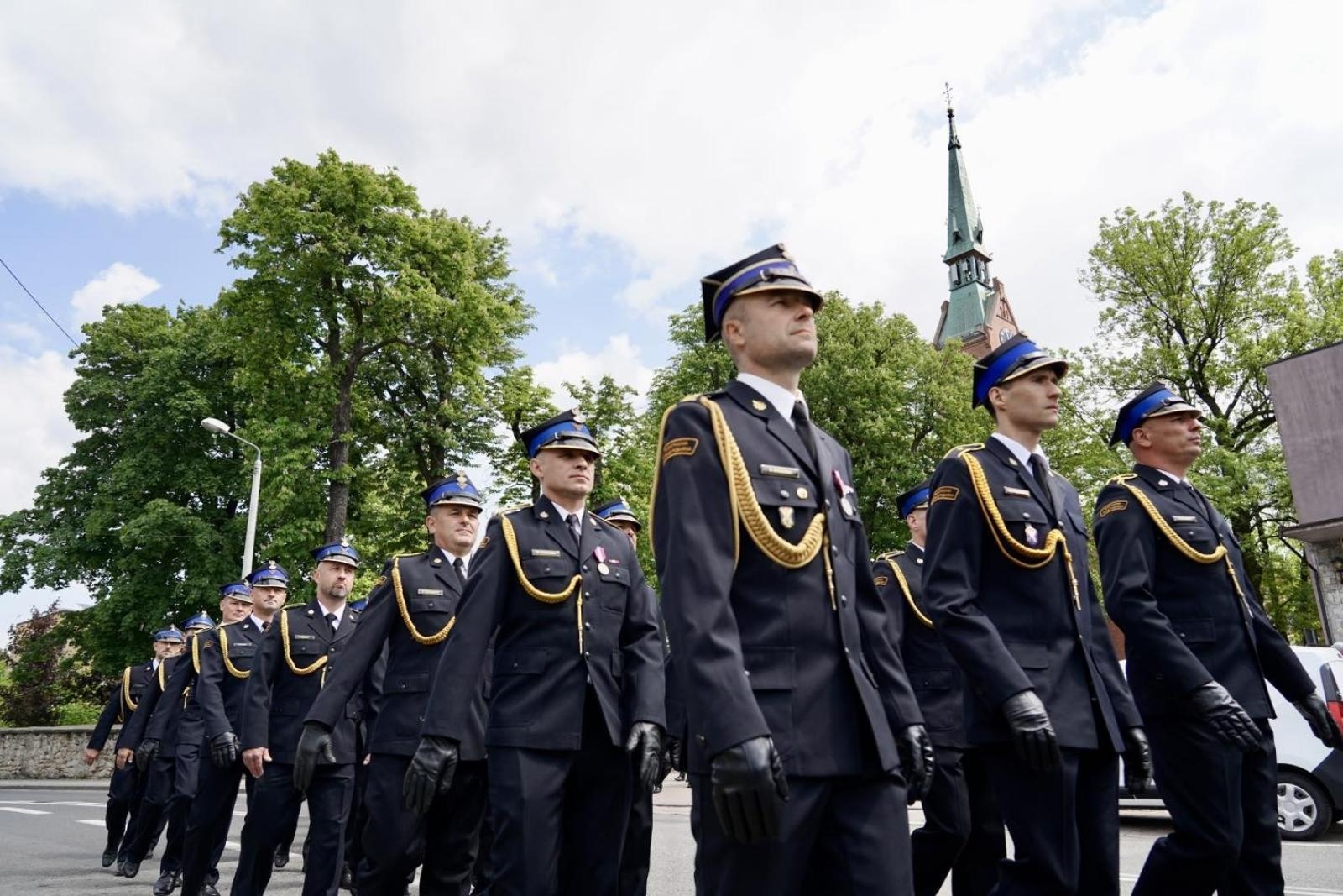 Zdjęcie w galerii na portalu naszwodzislaw.com: Powiatowe Obchody Dnia Strażaka w Rydułtowach. Uroczystości, awanse i podziękowania [FOTO] wiadomości z regionu