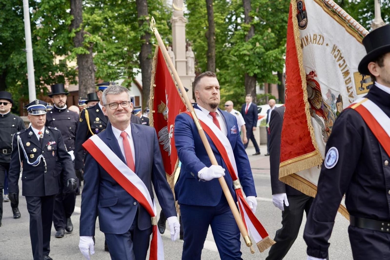 Zdjęcie w galerii na portalu naszwodzislaw.com: Powiatowe Obchody Dnia Strażaka w Rydułtowach. Uroczystości, awanse i podziękowania [FOTO] wiadomości z regionu