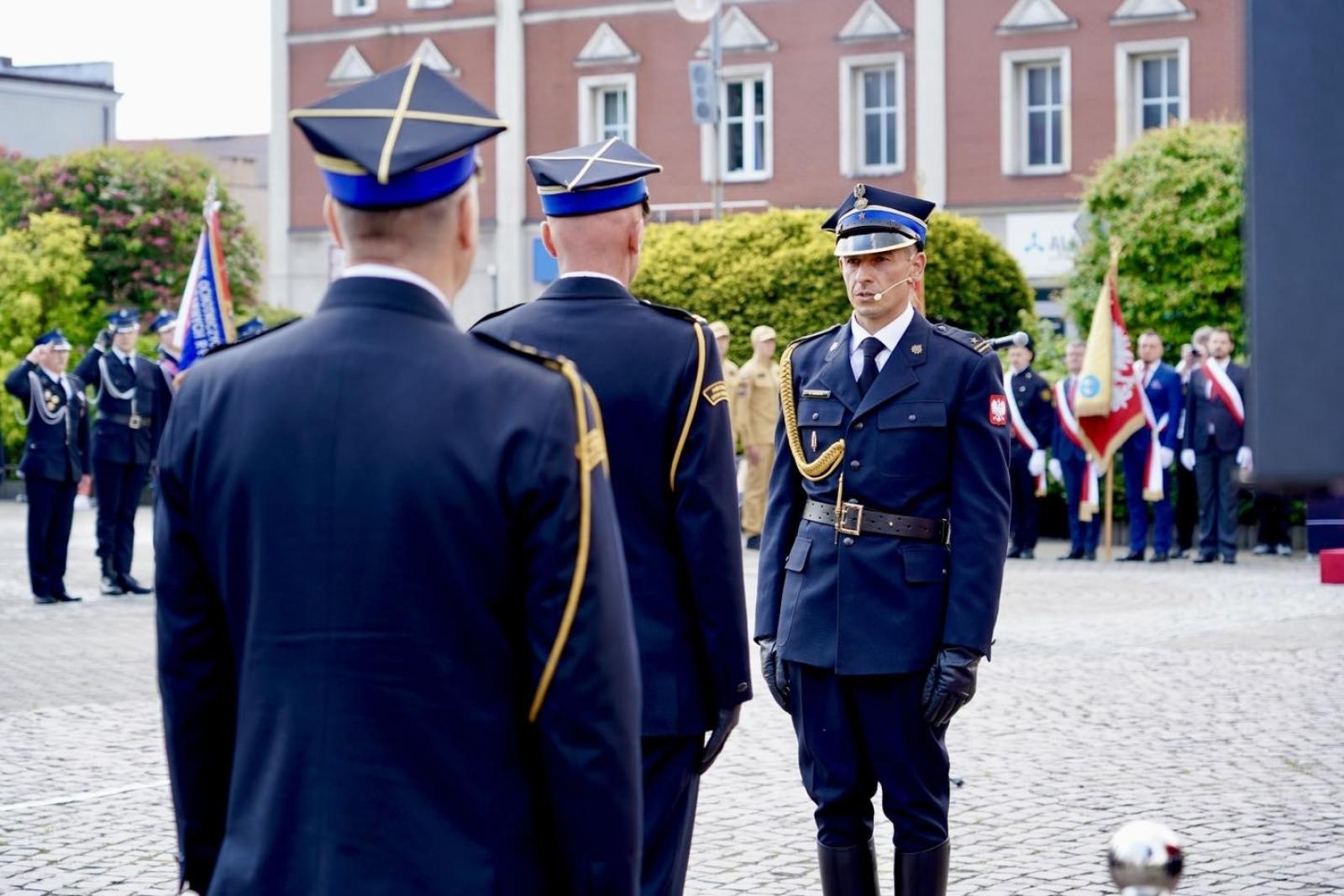 Zdjęcie w galerii na portalu naszwodzislaw.com: Powiatowe Obchody Dnia Strażaka w Rydułtowach. Uroczystości, awanse i podziękowania [FOTO] wiadomości z regionu