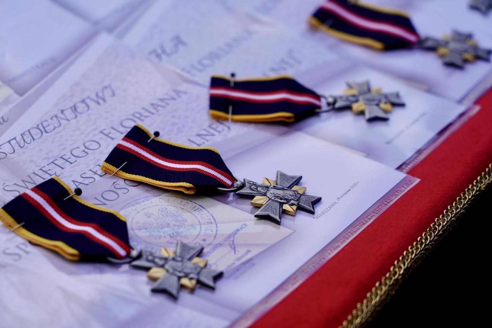 Zdjęcie w galerii na portalu naszwodzislaw.com: Powiatowe Obchody Dnia Strażaka w Rydułtowach. Uroczystości, awanse i podziękowania [FOTO] wiadomości z regionu