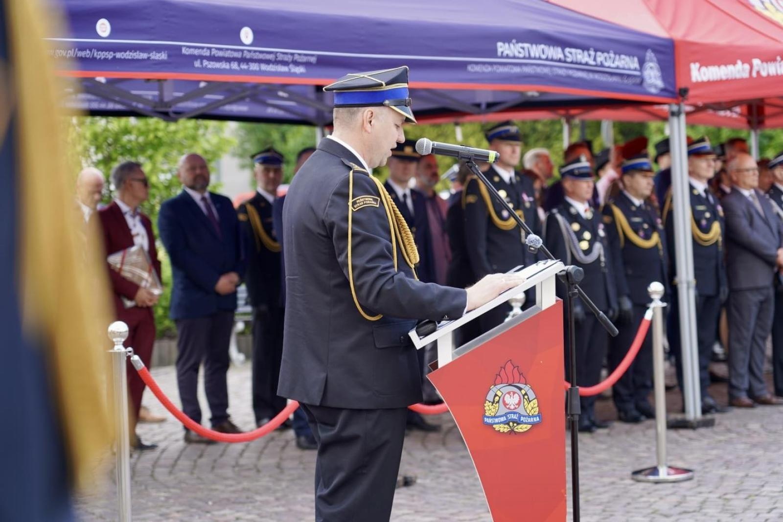 Zdjęcie w galerii na portalu naszwodzislaw.com: Powiatowe Obchody Dnia Strażaka w Rydułtowach. Uroczystości, awanse i podziękowania [FOTO] wiadomości z regionu
