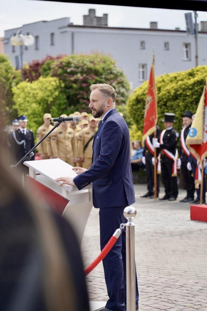 Zdjęcie w galerii na portalu naszwodzislaw.com: Powiatowe Obchody Dnia Strażaka w Rydułtowach. Uroczystości, awanse i podziękowania [FOTO] wiadomości z regionu