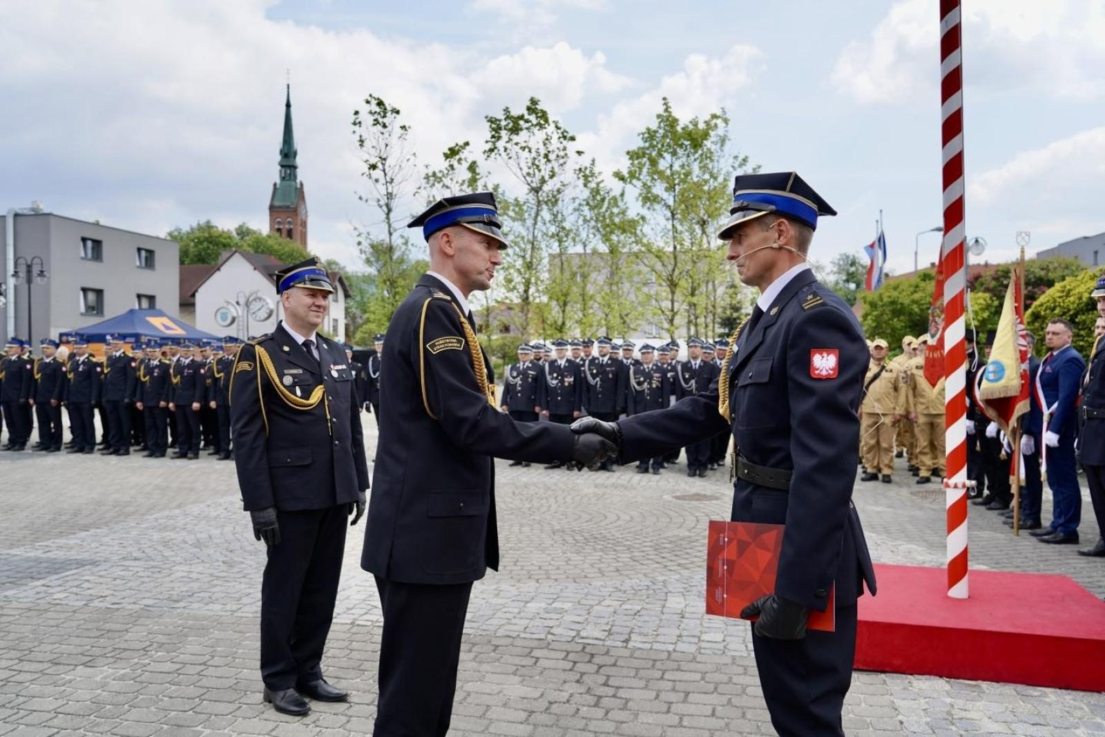 Zdjęcie w galerii na portalu naszwodzislaw.com: Powiatowe Obchody Dnia Strażaka w Rydułtowach. Uroczystości, awanse i podziękowania [FOTO] wiadomości z regionu
