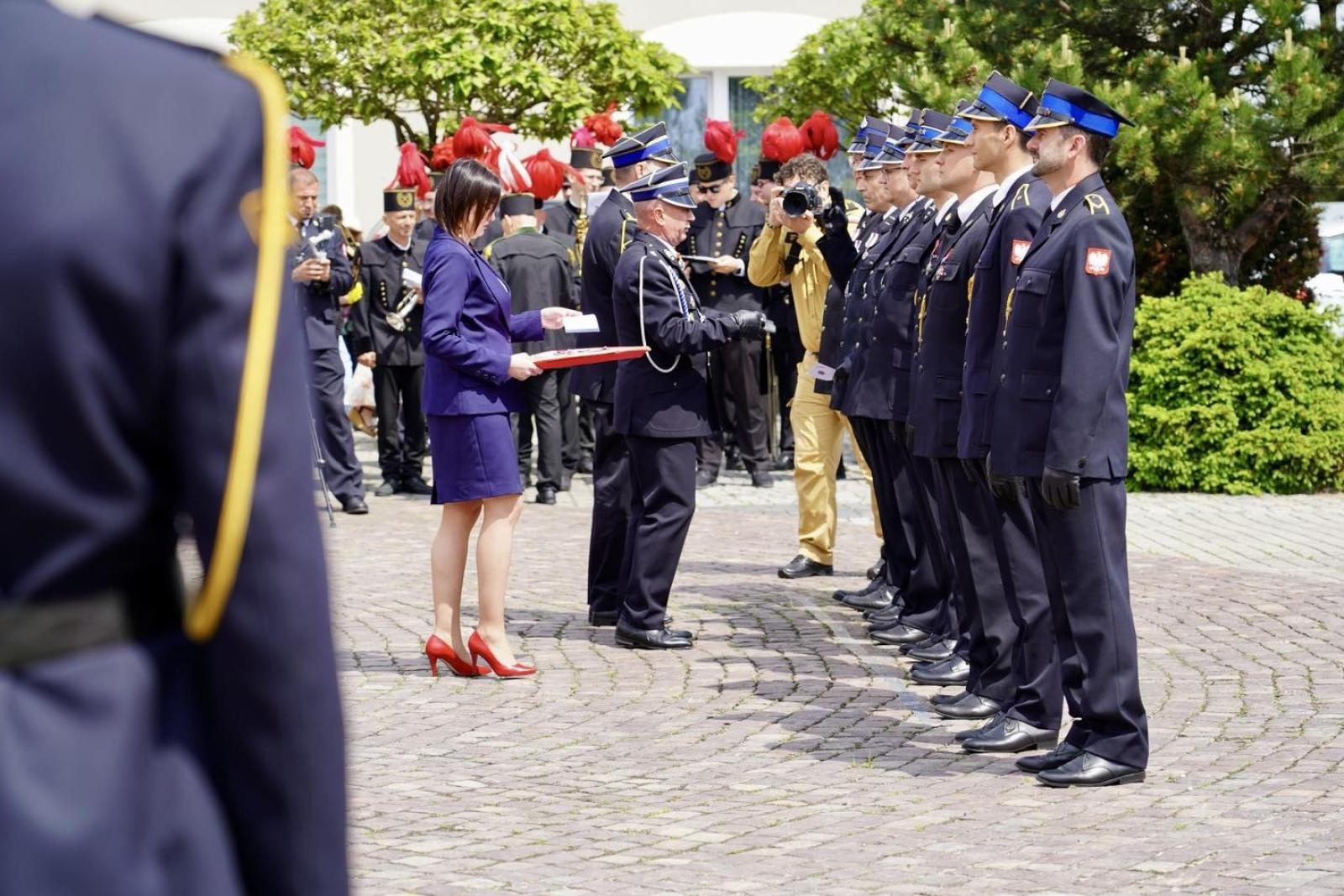 Zdjęcie w galerii na portalu naszwodzislaw.com: Powiatowe Obchody Dnia Strażaka w Rydułtowach. Uroczystości, awanse i podziękowania [FOTO] wiadomości z regionu