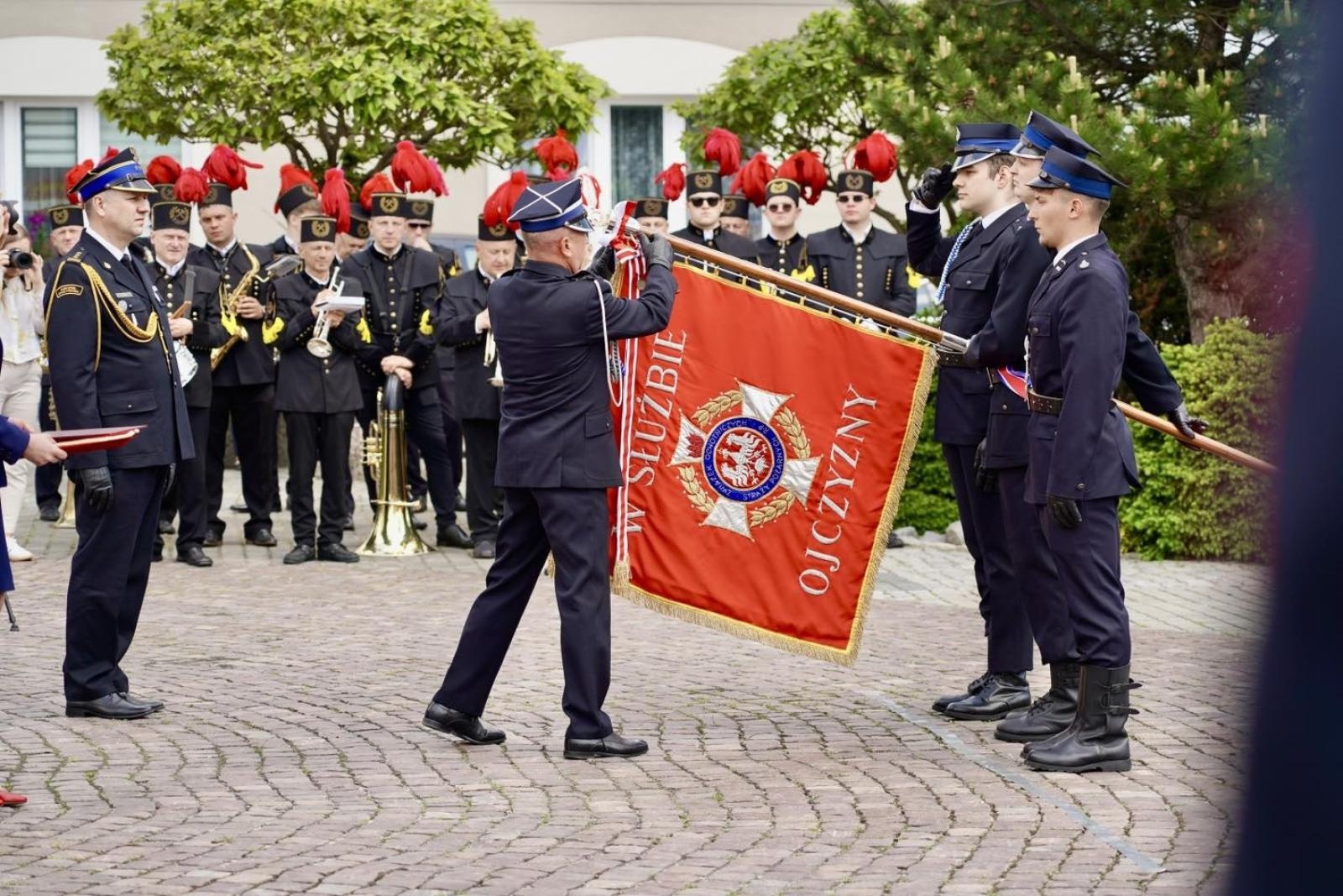 Zdjęcie w galerii na portalu naszwodzislaw.com: Powiatowe Obchody Dnia Strażaka w Rydułtowach. Uroczystości, awanse i podziękowania [FOTO] wiadomości z regionu