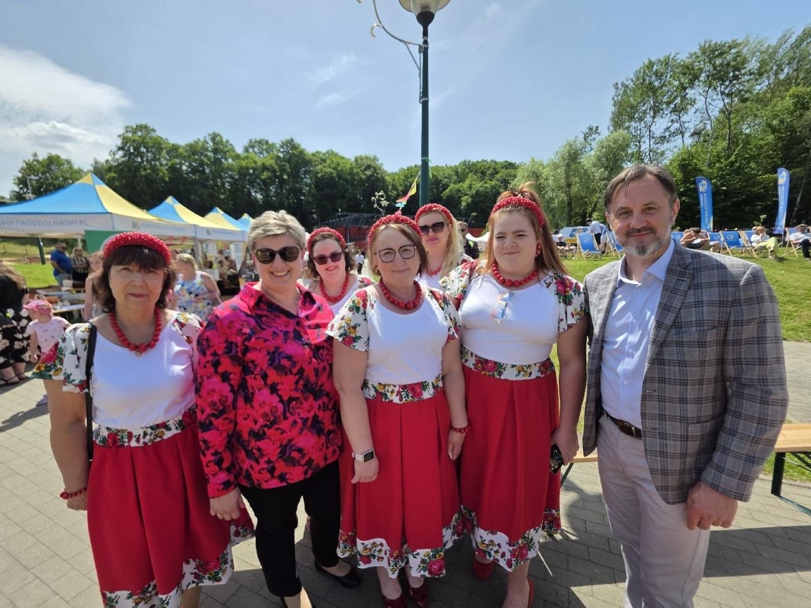 Zdjęcie w galerii na portalu naszwodzislaw.com: Weekend, który połączył mieszkańców. Kultura i integracja na Trzech Wzgórzach [FOTO] wiadomości z regionu