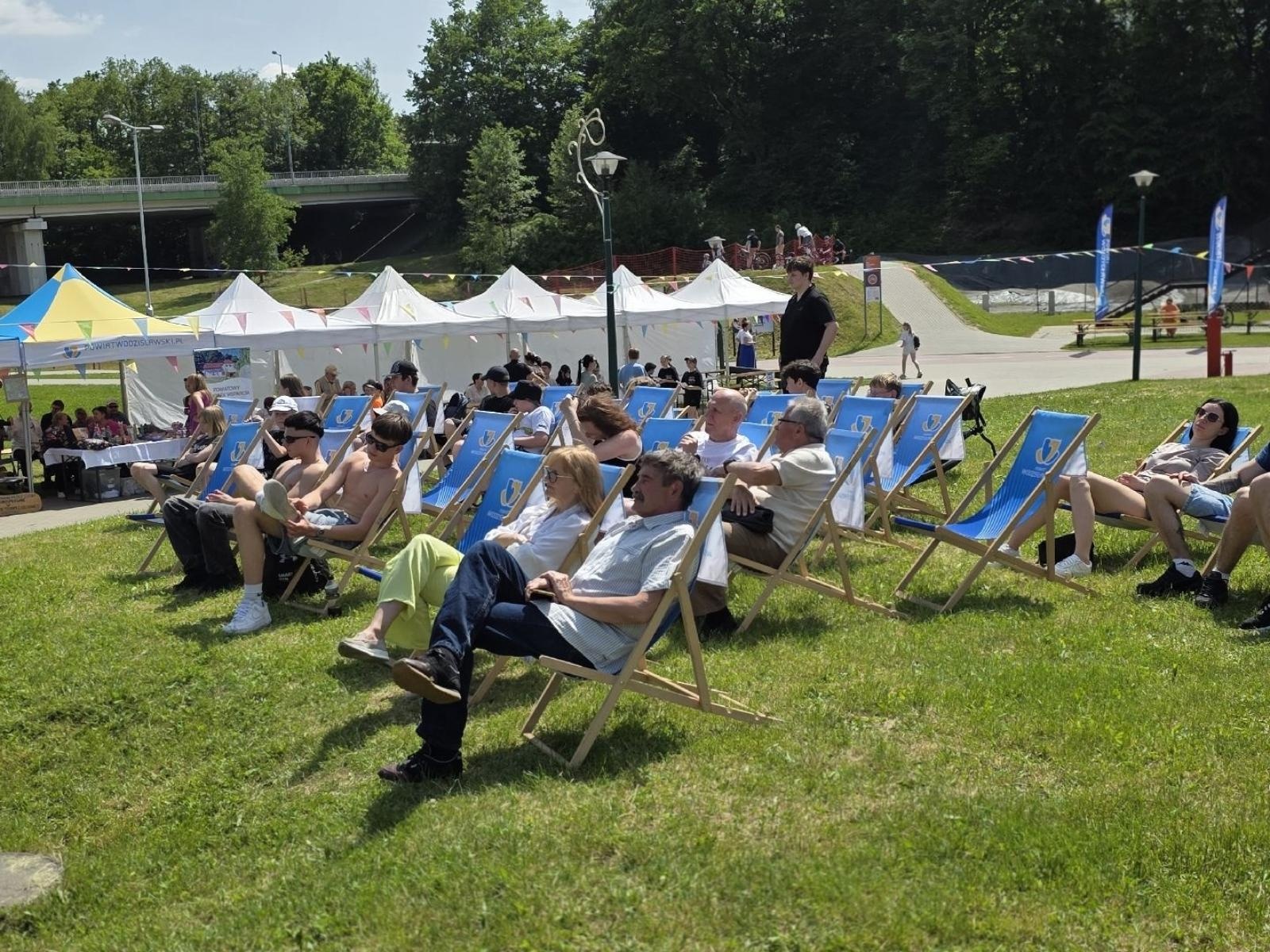 Zdjęcie w galerii na portalu naszwodzislaw.com: Weekend, który połączył mieszkańców. Kultura i integracja na Trzech Wzgórzach [FOTO] wiadomości z regionu