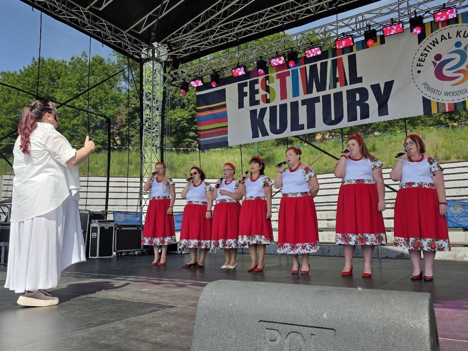 Zdjęcie w galerii na portalu naszwodzislaw.com: Weekend, który połączył mieszkańców. Kultura i integracja na Trzech Wzgórzach [FOTO] wiadomości z regionu
