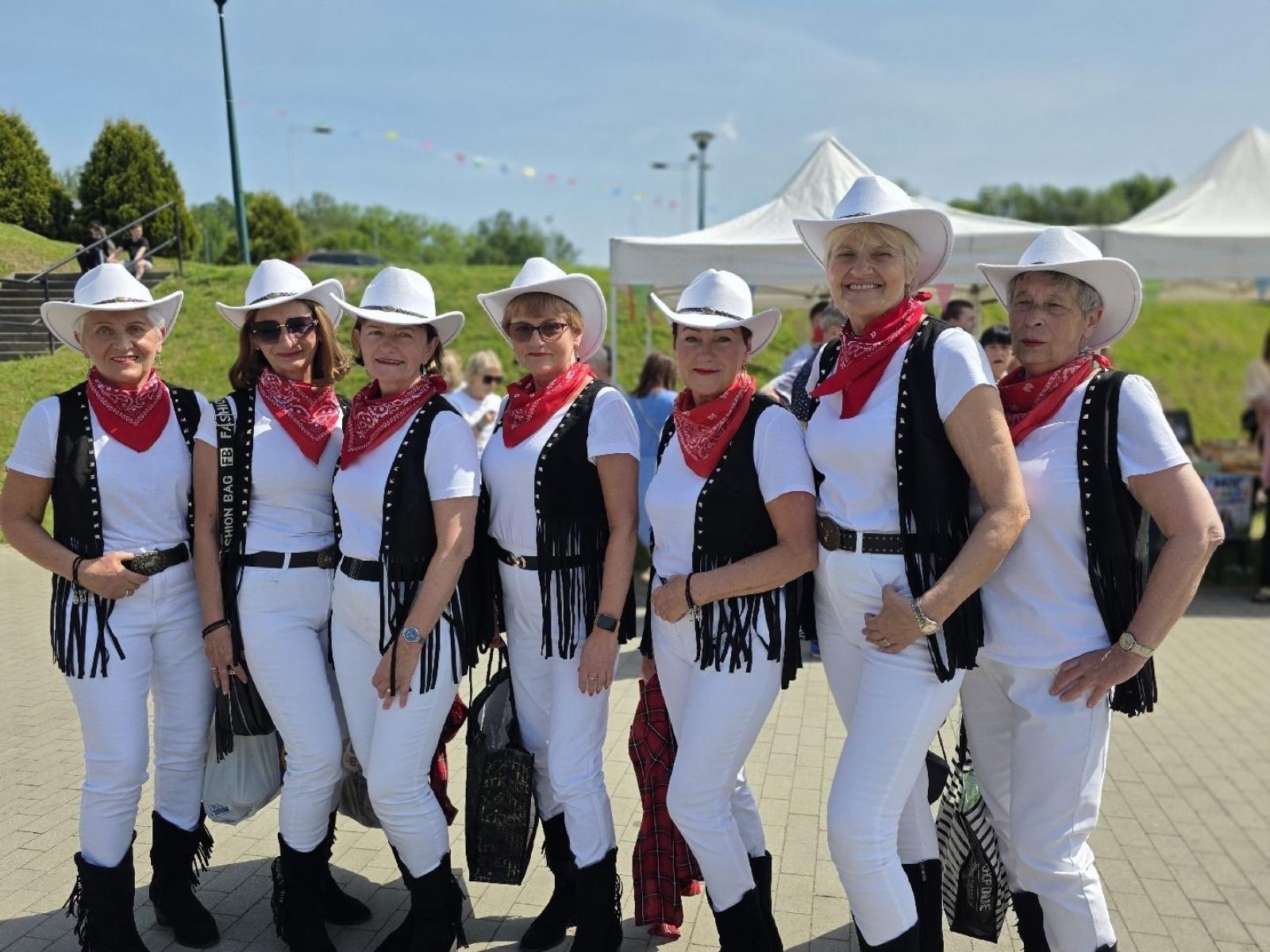 Zdjęcie w galerii na portalu naszwodzislaw.com: Weekend, który połączył mieszkańców. Kultura i integracja na Trzech Wzgórzach [FOTO] wiadomości z regionu