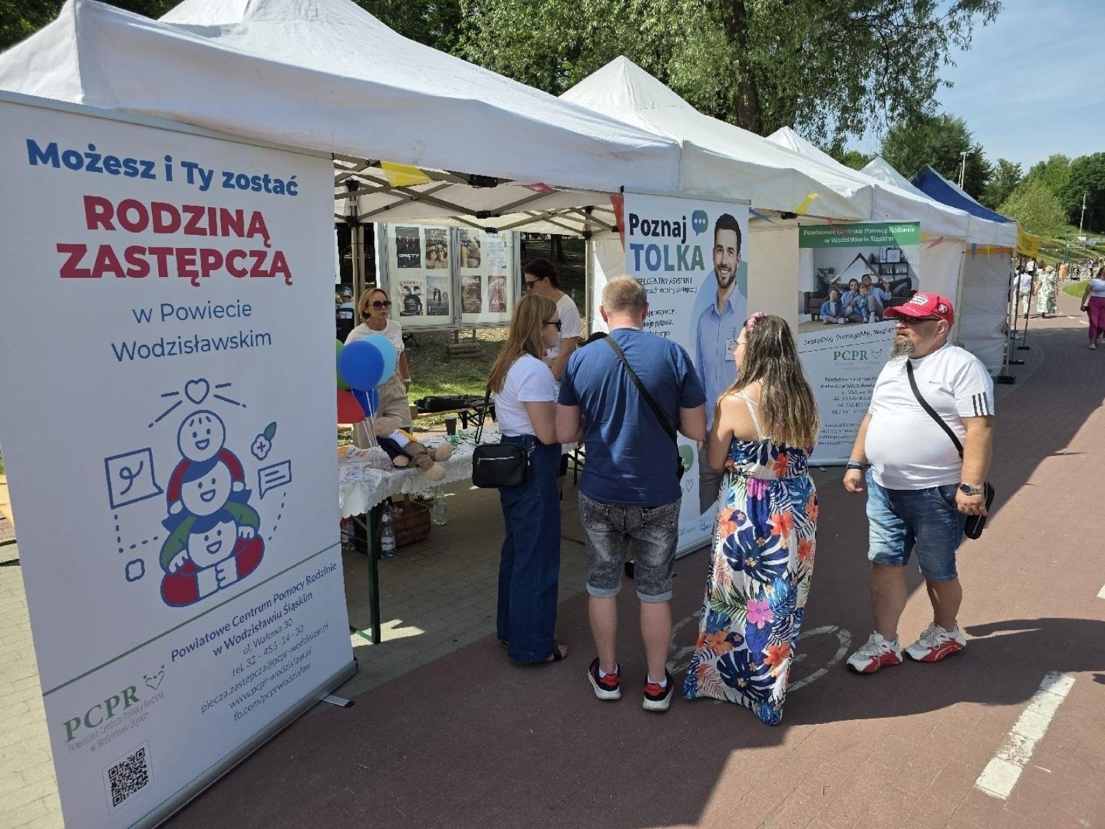 Zdjęcie w galerii na portalu naszwodzislaw.com: Weekend, który połączył mieszkańców. Kultura i integracja na Trzech Wzgórzach [FOTO] wiadomości z regionu