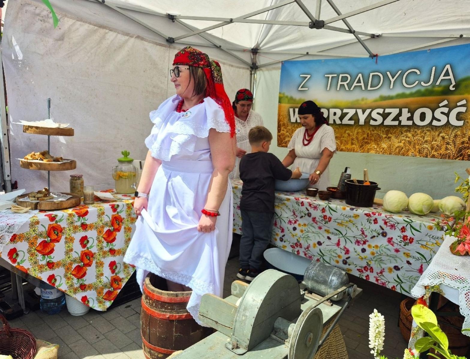 Zdjęcie w galerii na portalu naszwodzislaw.com: Weekend, który połączył mieszkańców. Kultura i integracja na Trzech Wzgórzach [FOTO] wiadomości z regionu