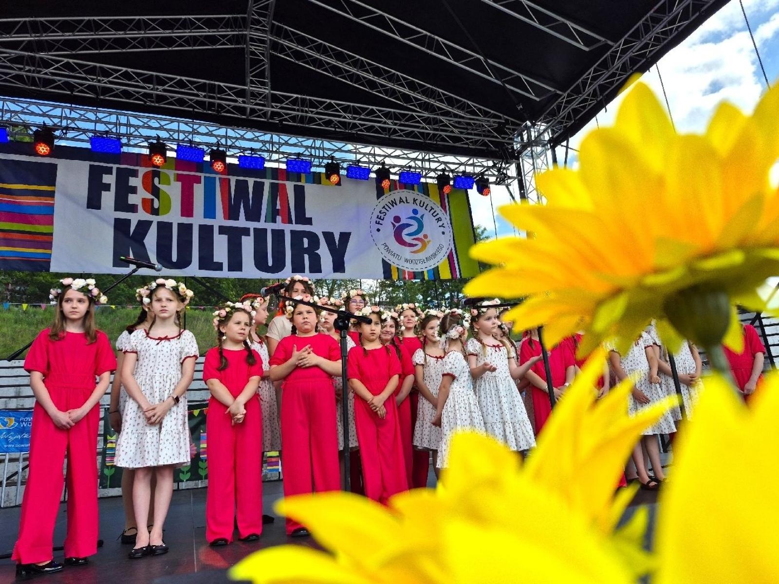Zdjęcie w galerii na portalu naszwodzislaw.com: Weekend, który połączył mieszkańców. Kultura i integracja na Trzech Wzgórzach [FOTO] wiadomości z regionu