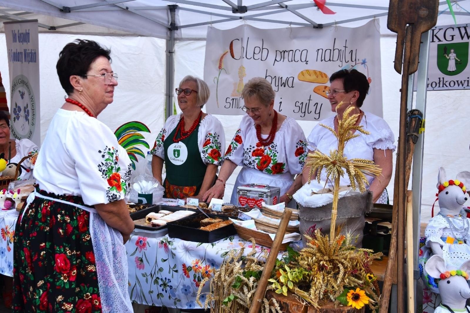 Zdjęcie w galerii na portalu naszwodzislaw.com: Weekend, który połączył mieszkańców. Kultura i integracja na Trzech Wzgórzach [FOTO] wiadomości z regionu
