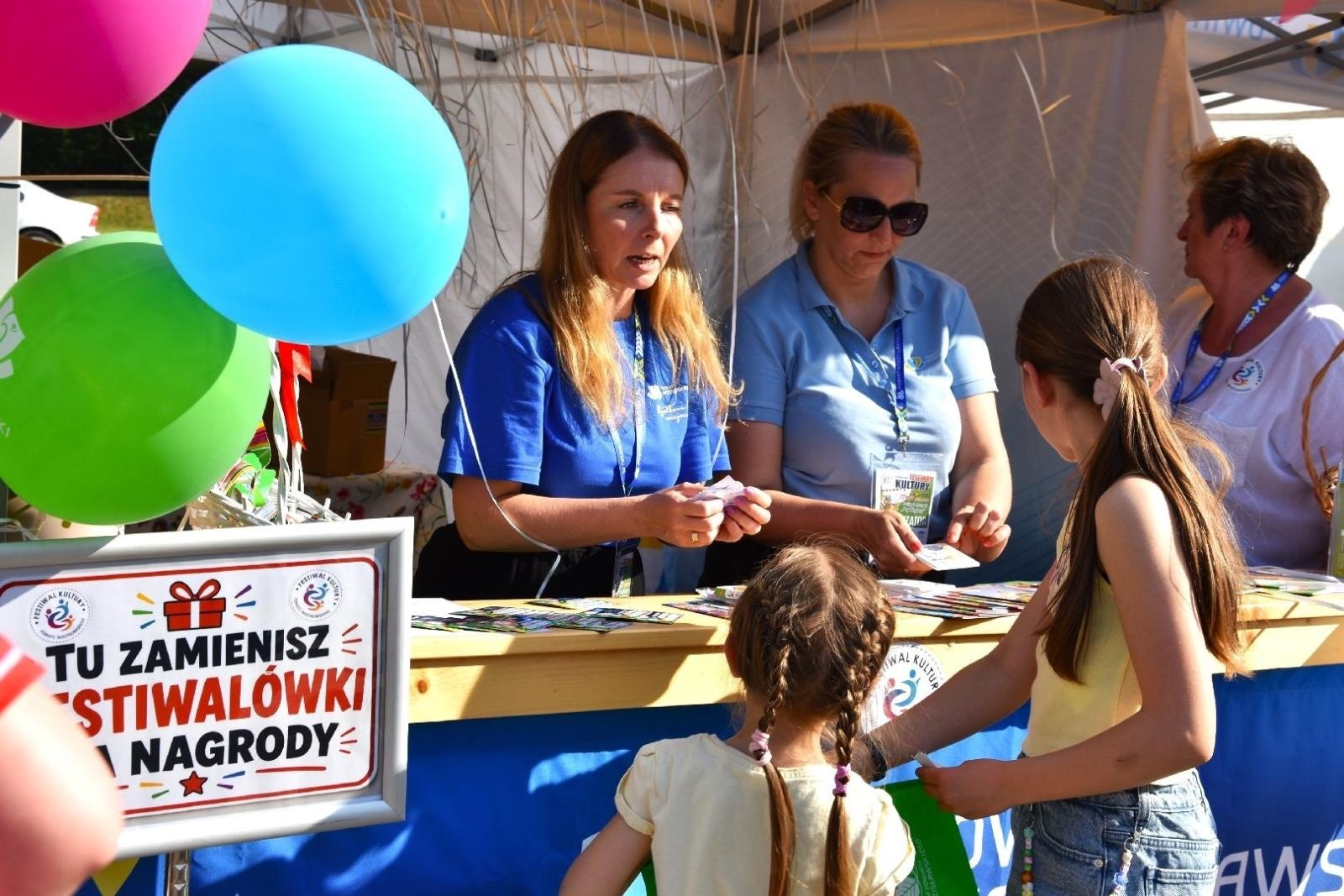 Zdjęcie w galerii na portalu naszwodzislaw.com: Weekend, który połączył mieszkańców. Kultura i integracja na Trzech Wzgórzach [FOTO] wiadomości z regionu