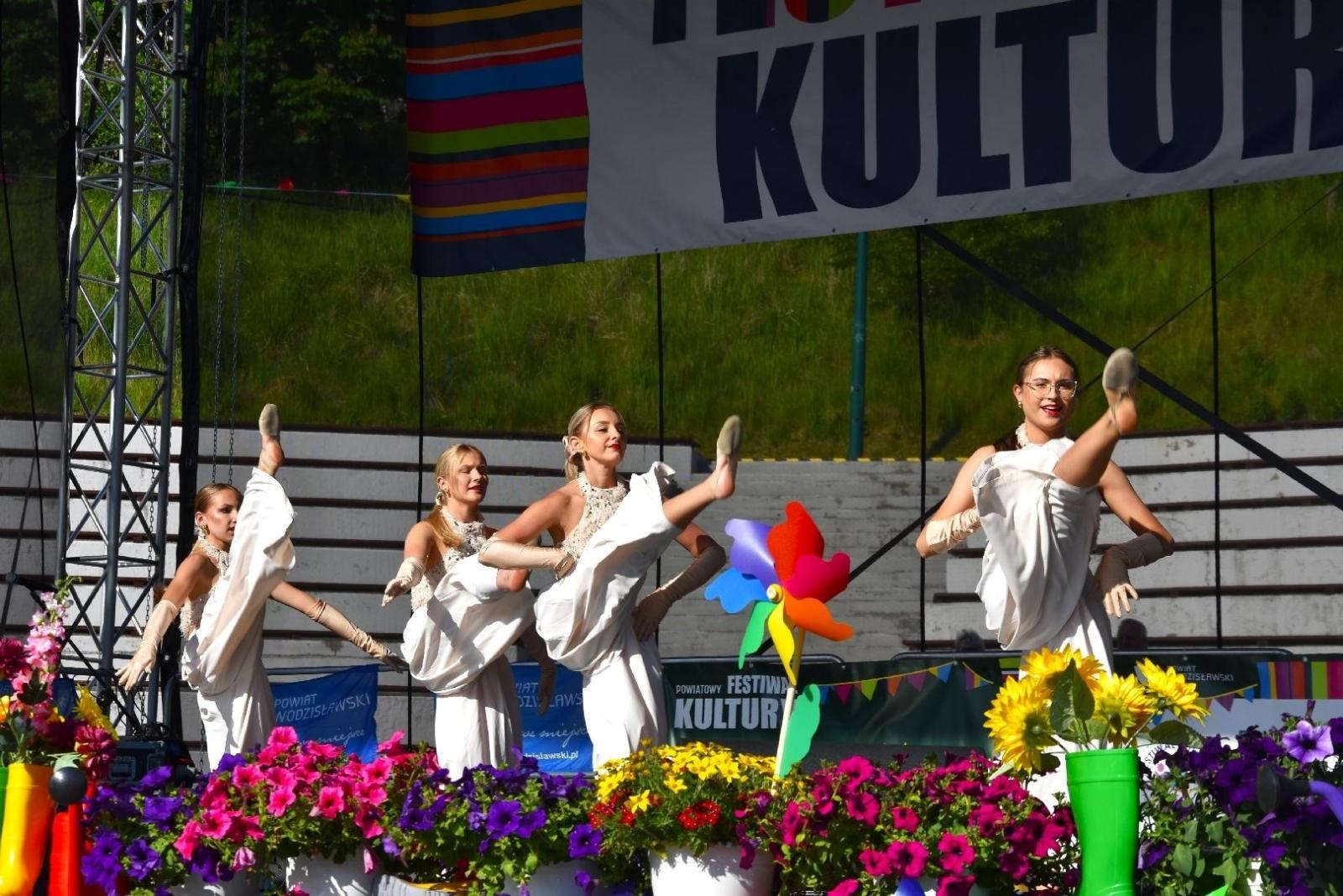 Zdjęcie w galerii na portalu naszwodzislaw.com: Weekend, który połączył mieszkańców. Kultura i integracja na Trzech Wzgórzach [FOTO] wiadomości z regionu