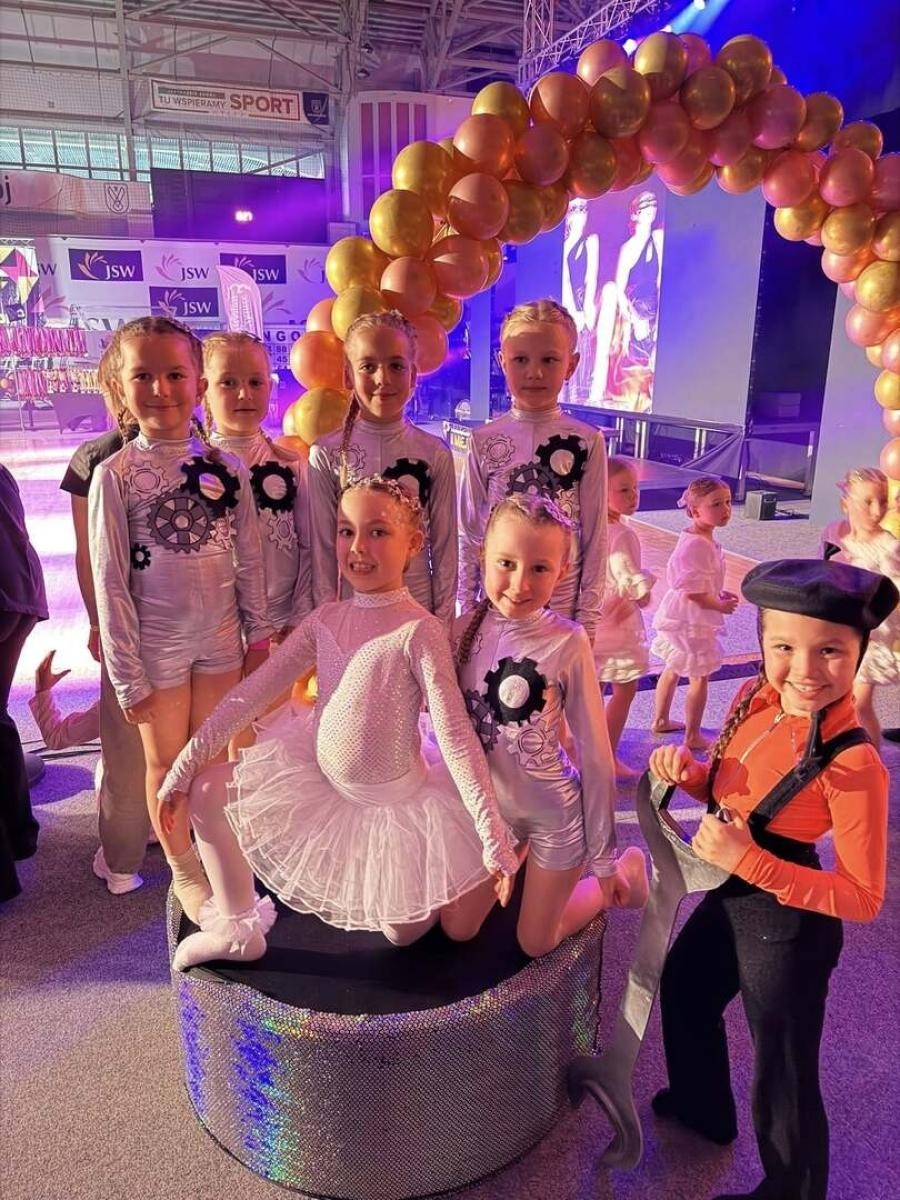Zdjęcie w galerii na portalu naszwodzislaw.com: Tancerze Mirażu podbijają Jastrzębie-Zdrój. Fala medali na Dance Passion wiadomości z regionu